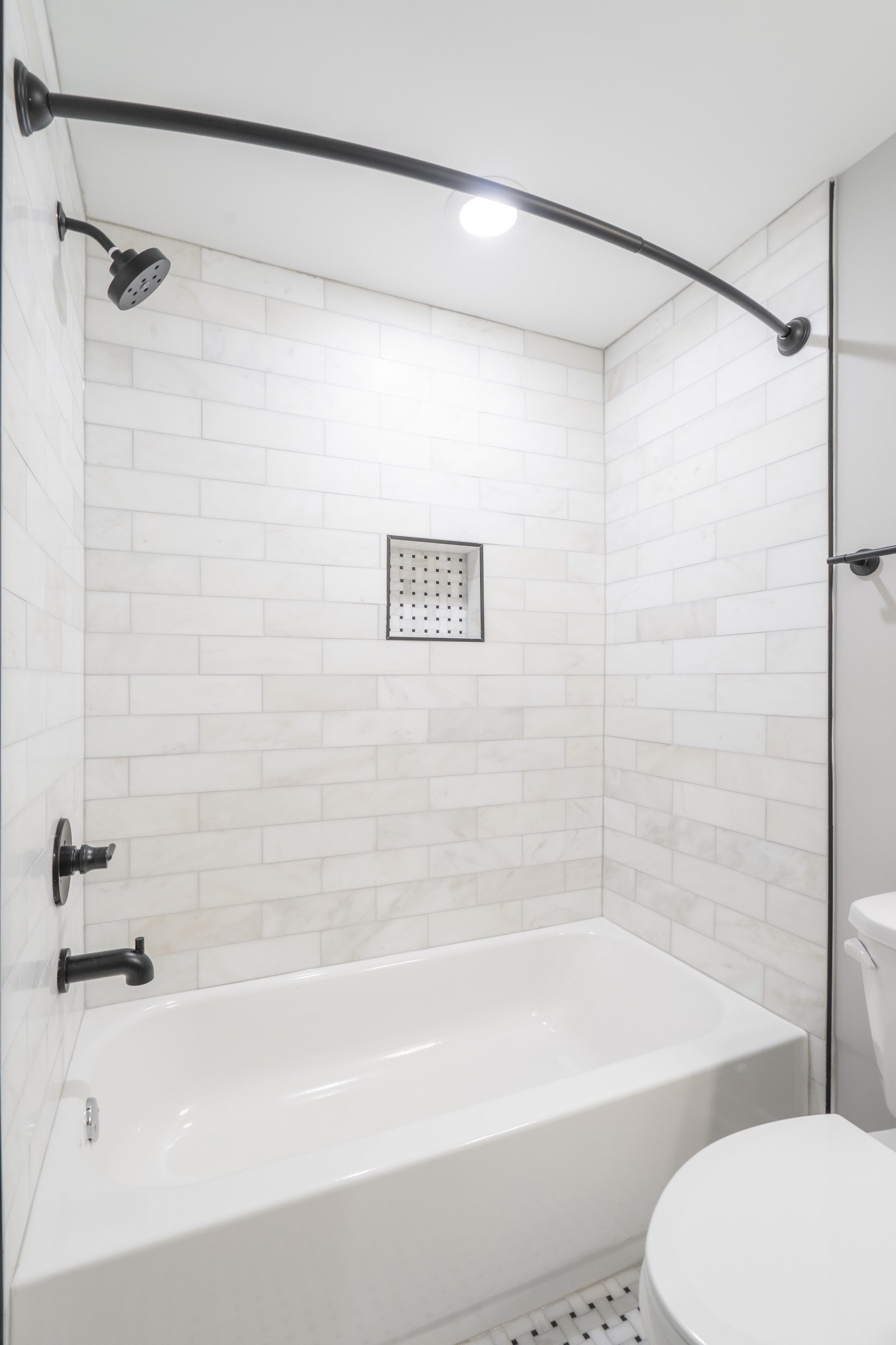 435 N 35th St_Unit 2.21.jpg