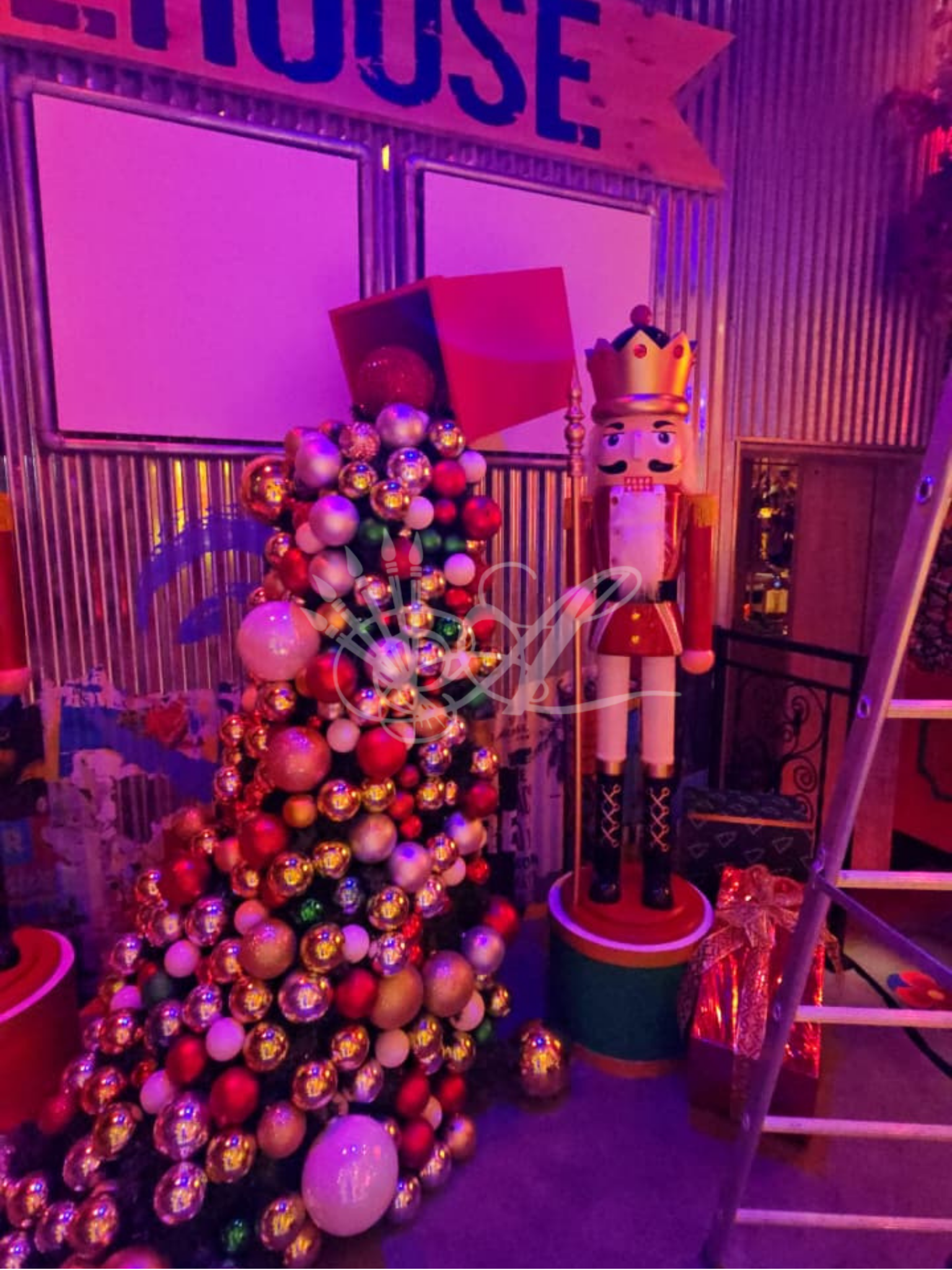 holiday portrait (9).png