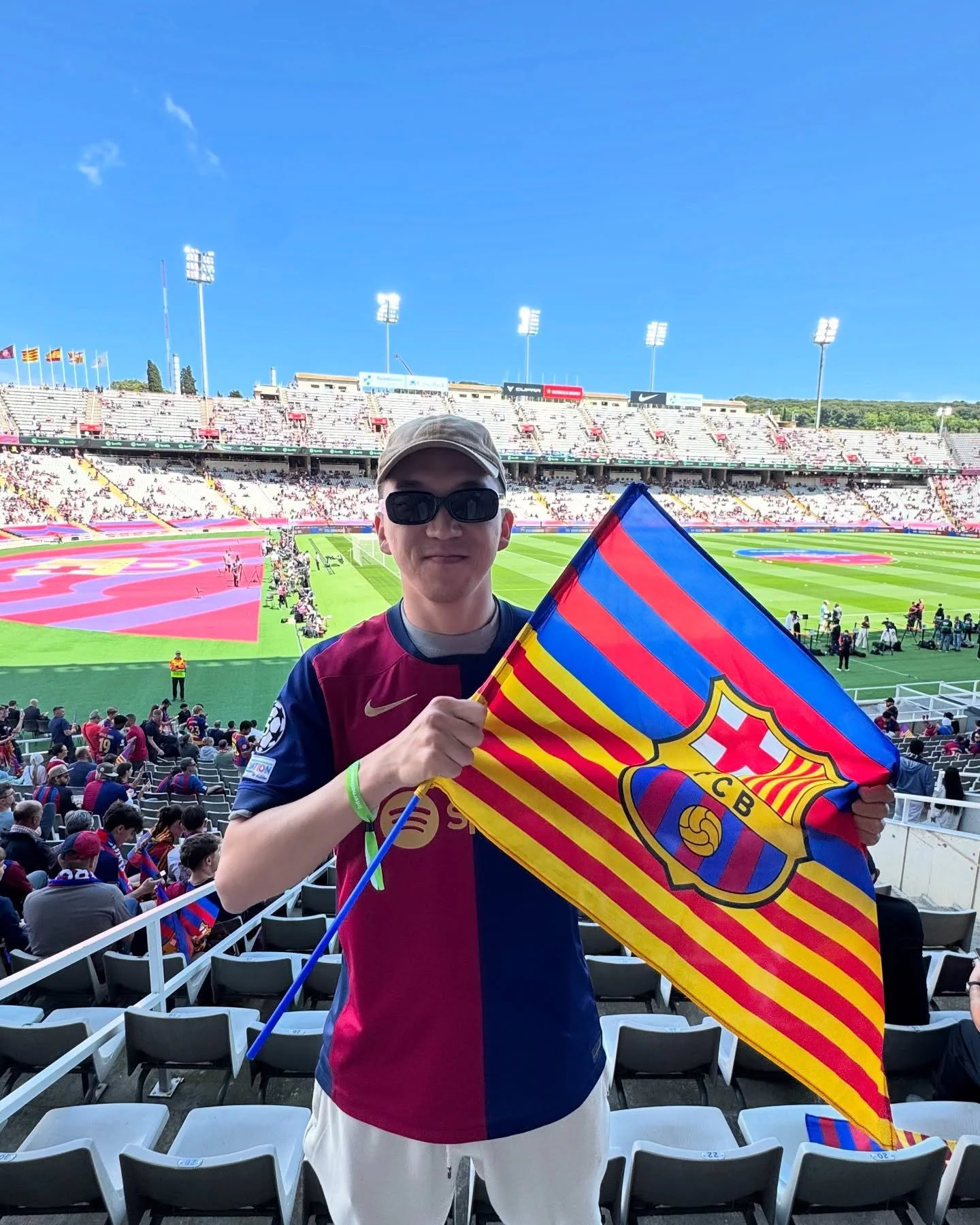 🔴Полуфинал ЛЧ
🔵Эль Классико
⚽️14 голов за два матча🤯

Лучше окончания сезона не придумать🙂&zwj;↕️

&iexcl;Visca Bar&ccedil;a!❤️💙