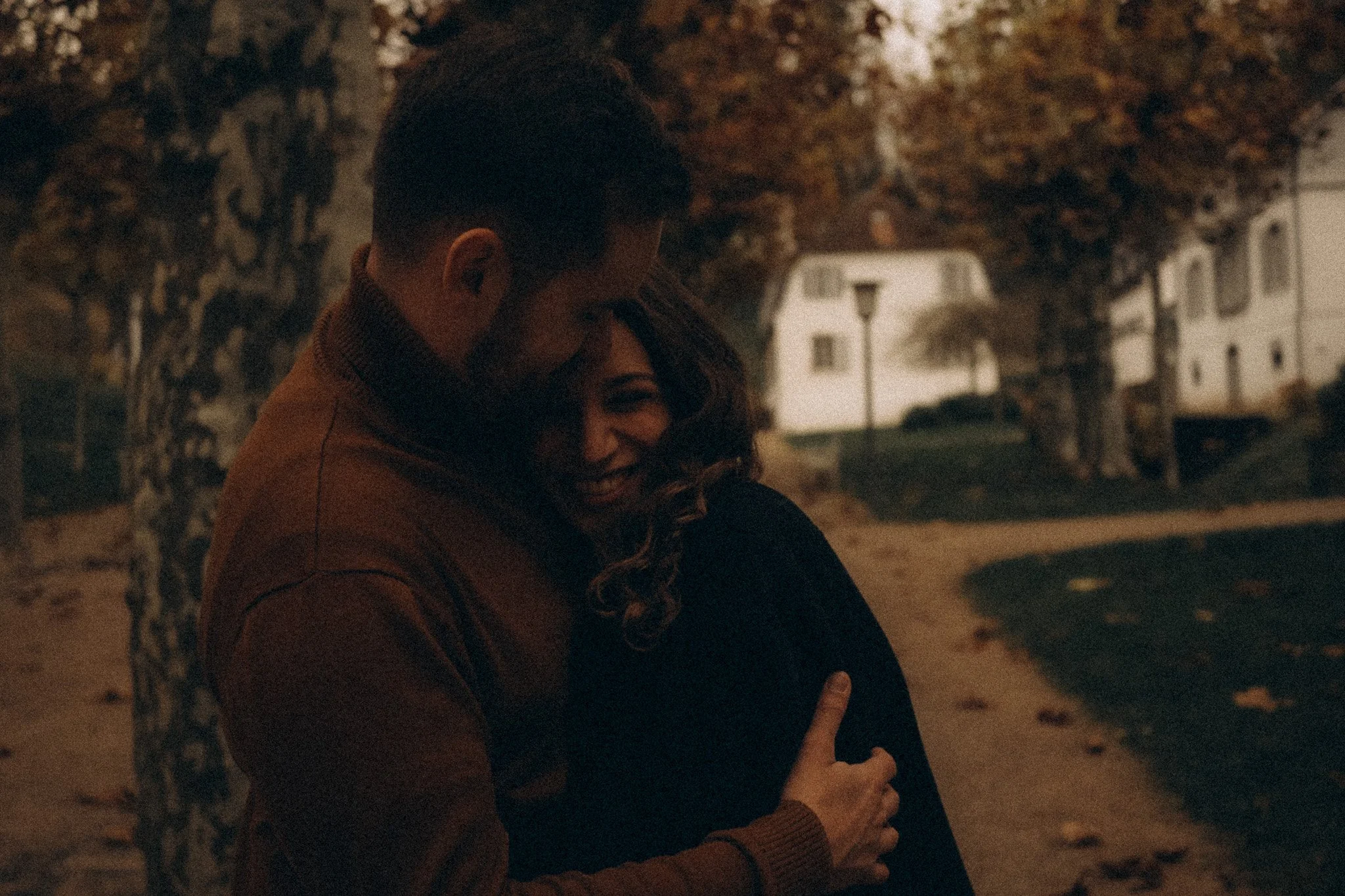 Storytelling Paarshooting mit Nähe und Bewegung in Kassel