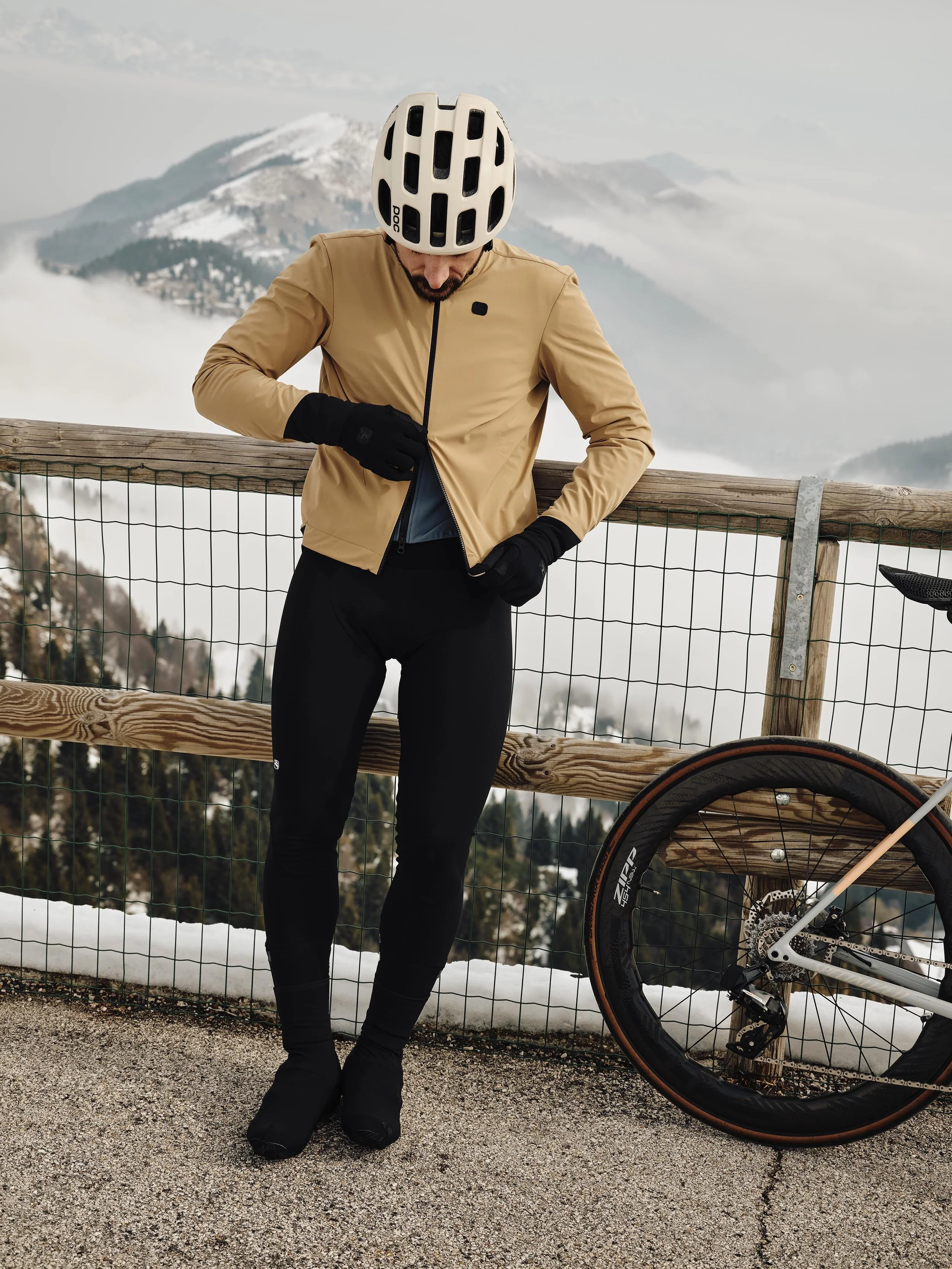 Team Radsportbekleidung mit personalisiertem Farbdesign