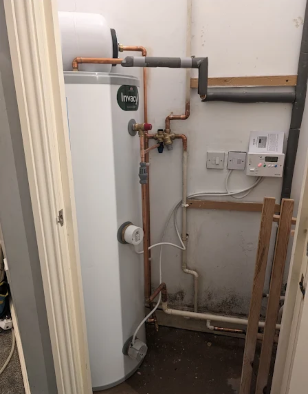 Hot water tang installation 