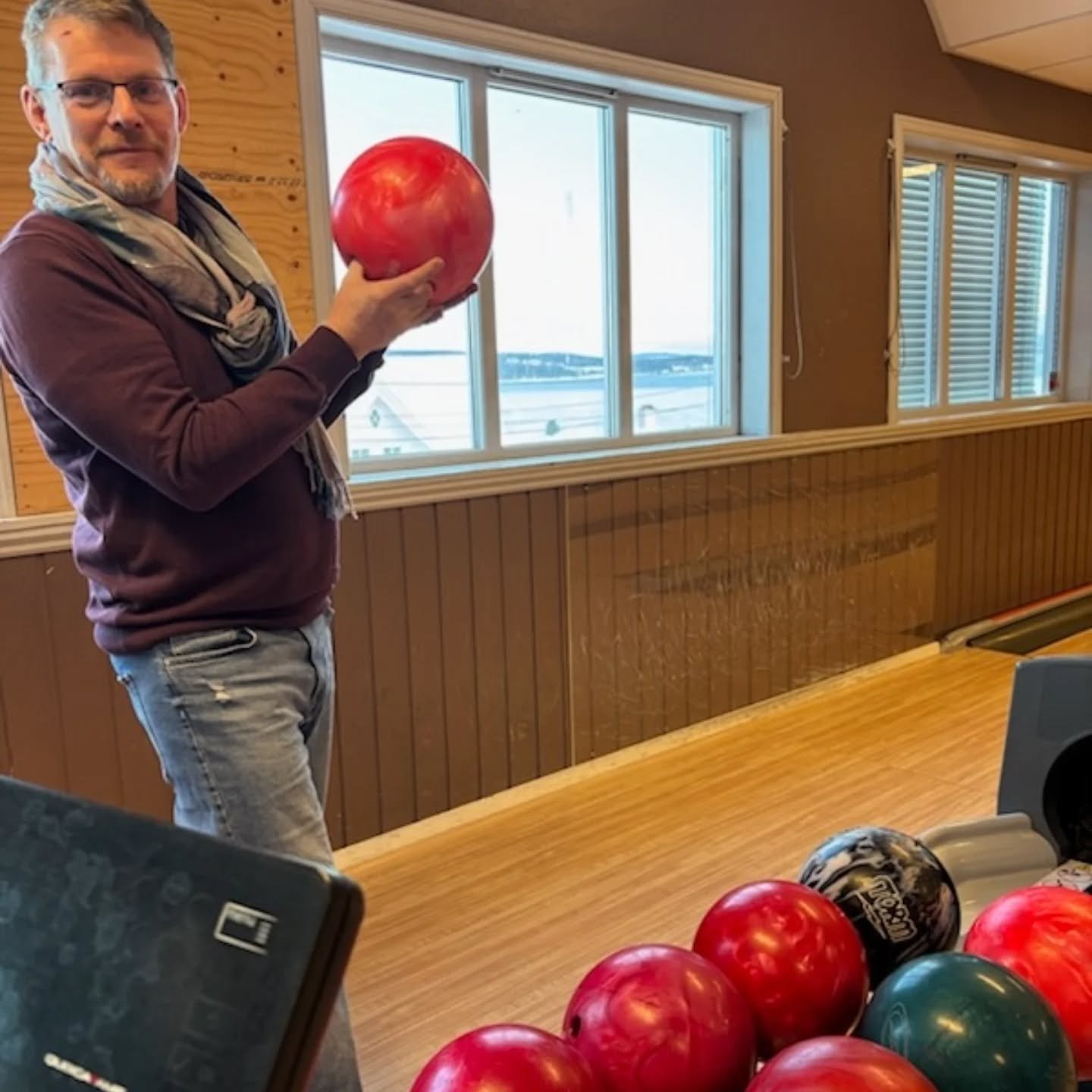 🎳 I dag har vi v&aelig;rt p&aring; bowling p&aring; v&aring;r Fritidsprogram!
Det ble en kveld fylt med latter, sm&aring; interne konkurranser og masse mestringsf&oslash;lelse 🎉 Det er s&aring; fint &aring; se hvordan vi heier p&aring; hverandre og