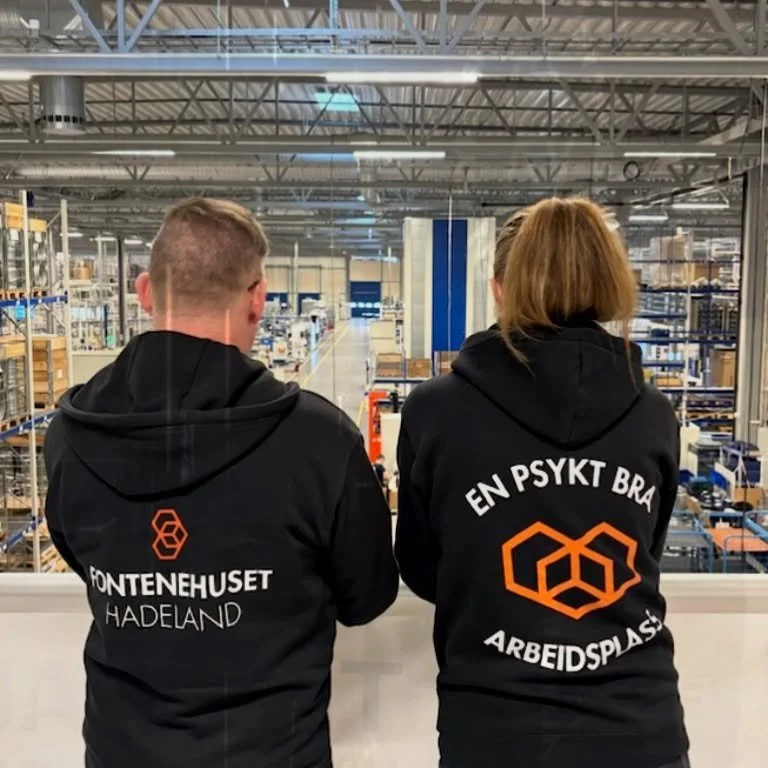 V&Aring;RT F&Oslash;RSTE BEDRIFTBES&Oslash;K! I g&aring;r var vi s&aring; heldig! Vi var hos TROX Auranor som holder til p&aring; Jaren. Vi fikk en god presentasjon av hva de holder p&aring; med og hva som er viktig for dem! De har folka sine i fokus