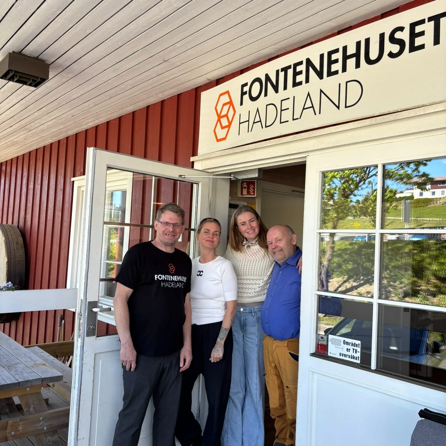 I disse dager er beredskap noe de fleste av oss er opptatt av. 
En viktig del av norsk beredskap er Norske Kvinners Sanitetsforening, som gjennom sitt arbeid bidrar til trygghet og omsorg i lokalsamfunn over hele landet.

For oss ved Fontenehuset Had