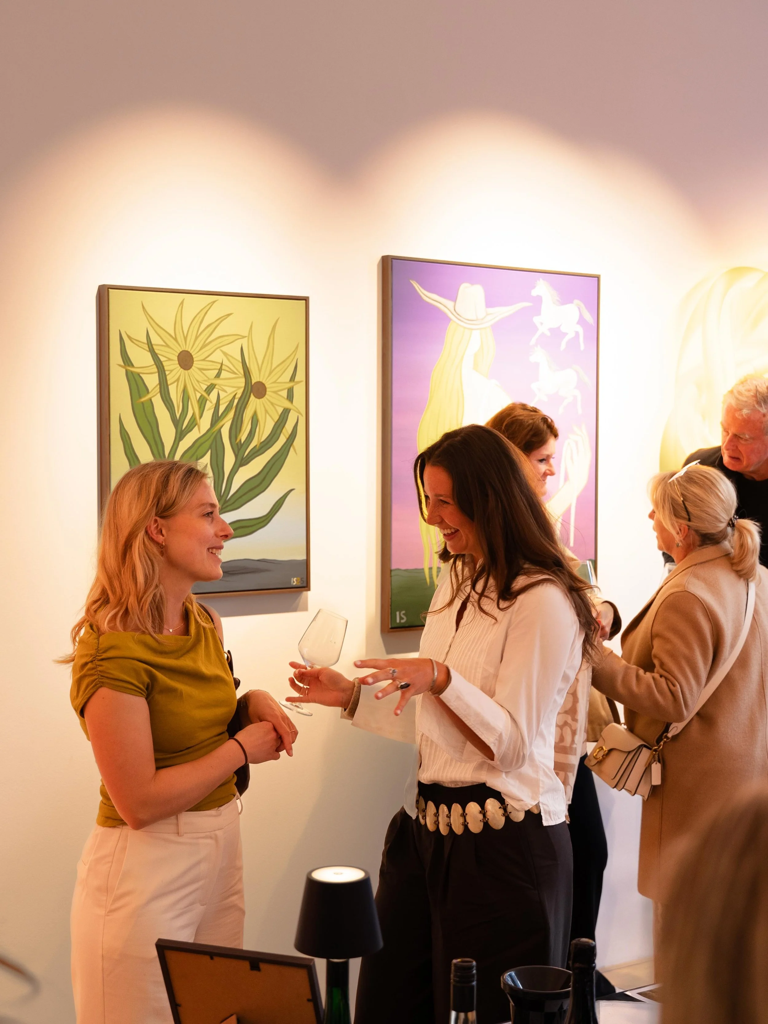 Happy faces at the opening. 
We are open today from 12:00-17:00

See you in the gallery? ✨

Denneweg 126, Den Haag

Shot by: @roarntz