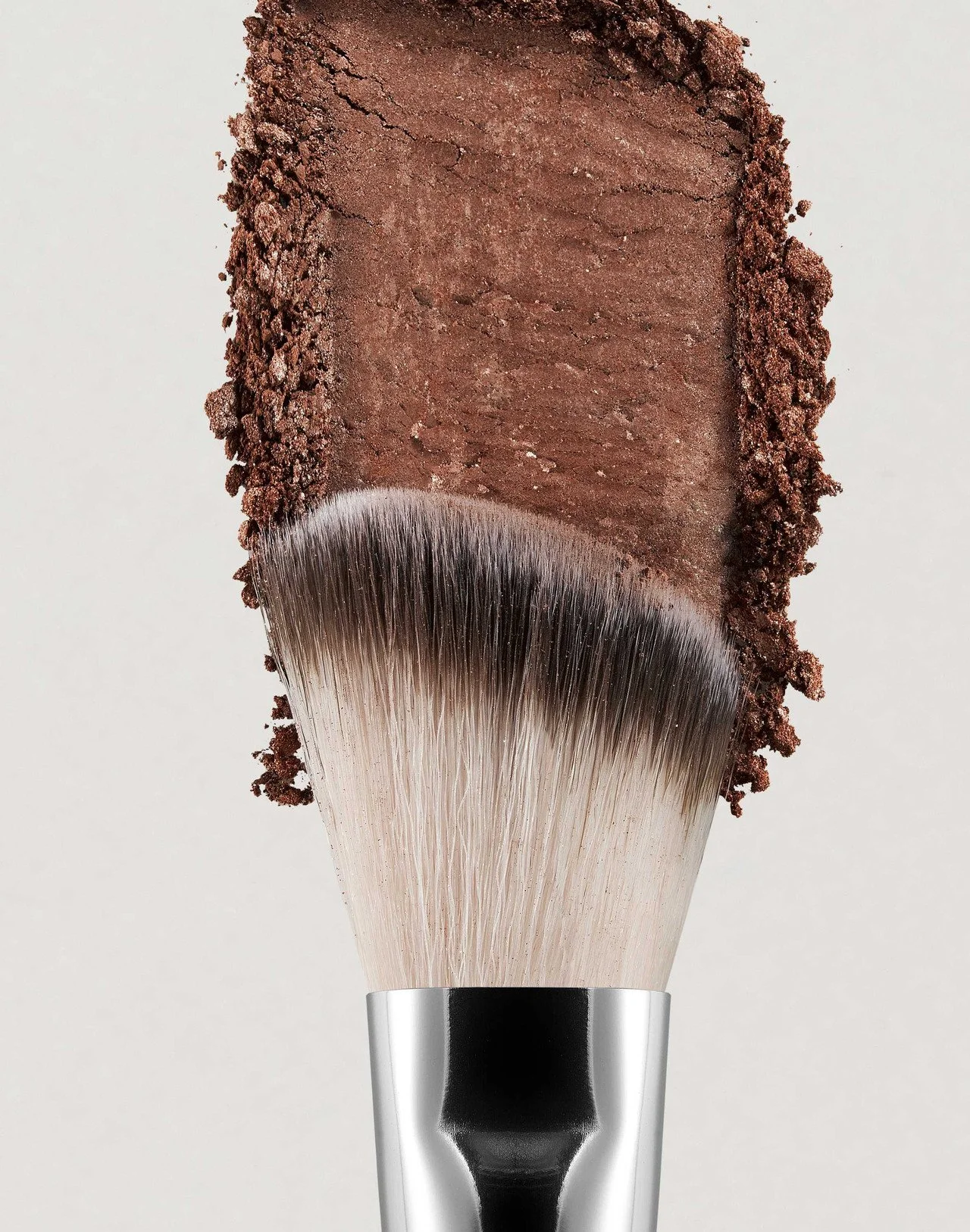 R-BRSH10_ANGLED CHEEK BRUSH_EA-R-BRSH10-ANGLEDCHEEKBRUSH-02__44007.jpg