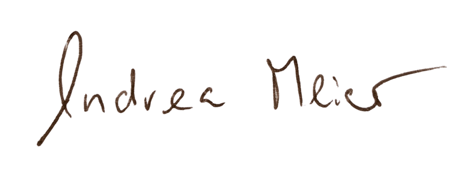 Handgeschriebener Text 'Andrea M.' in brauner Tinte.