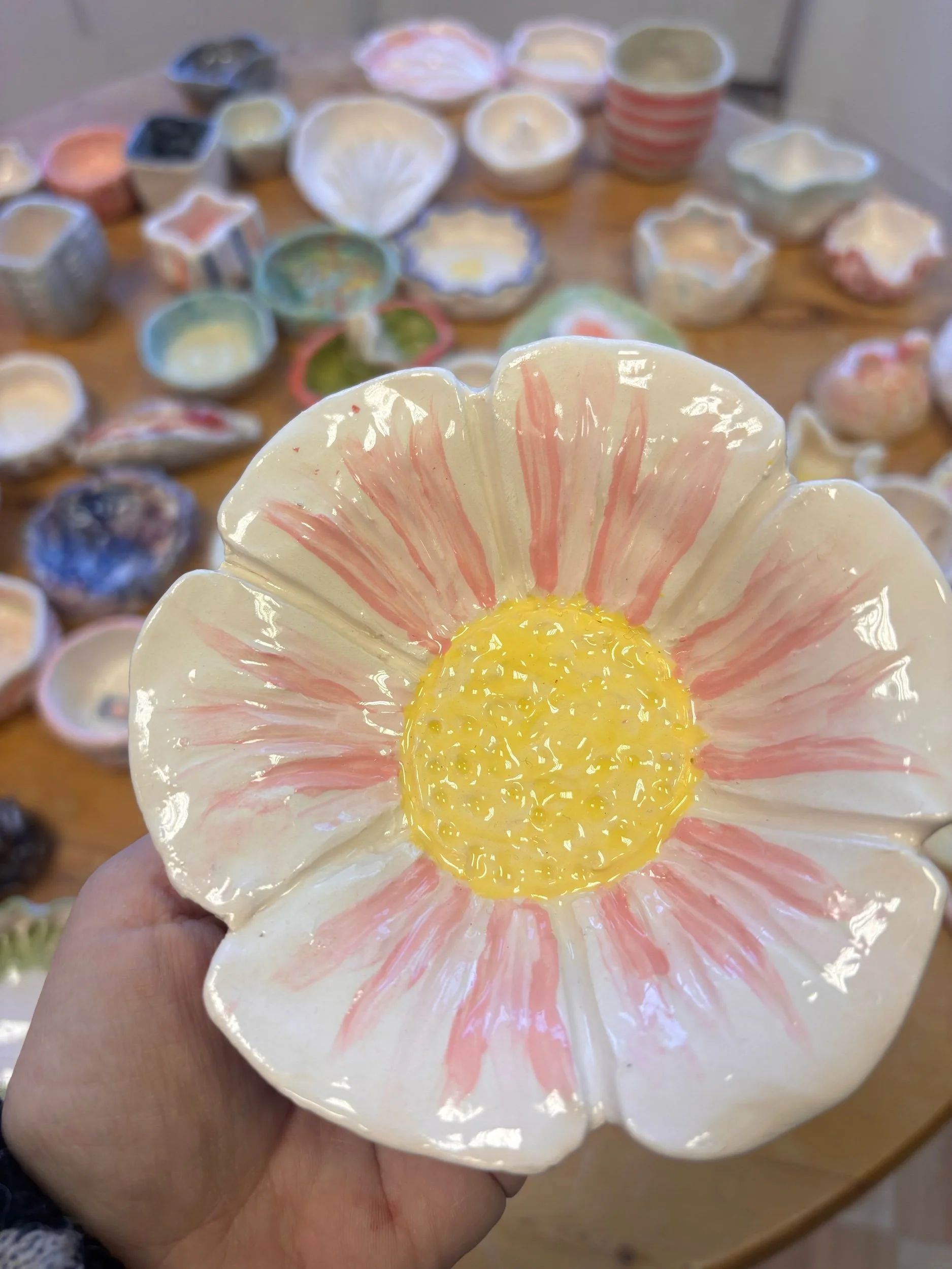 Pinch Pot Pottery Taster 12-1pm Saturdays