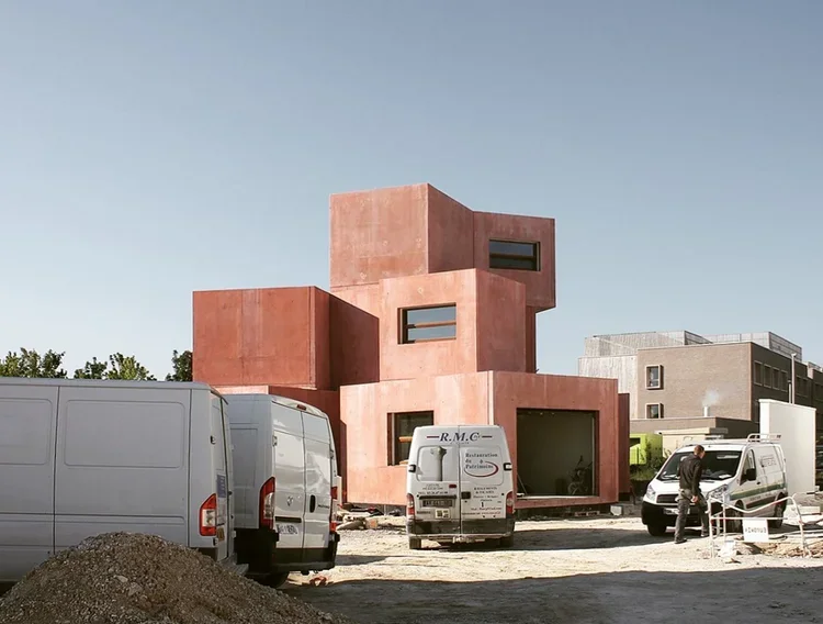 AFRQ
JUNE 2019 | Major works are completed on the office’s Maison Afrique dwelling in Bezannes, France, one of several experimental houses for the Maisons Esperanto project