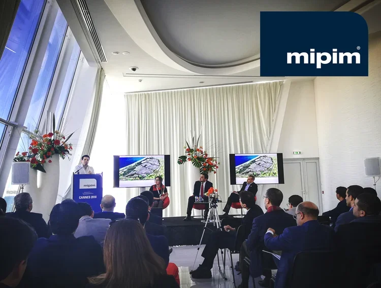 EVENT
MAR. 2018 | Tarik Oualalou presents the new City of Mazagan at MIPIM 2018 — thanks to the Casablanca stand