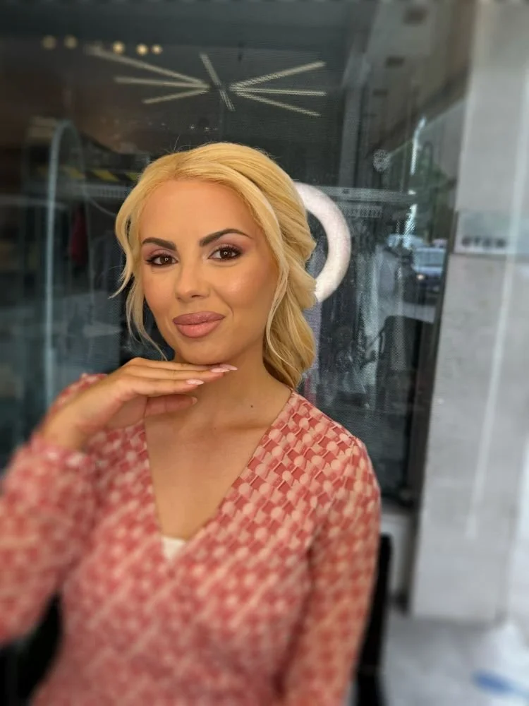 Coco dry bar and nail house софия, грим и официални прически