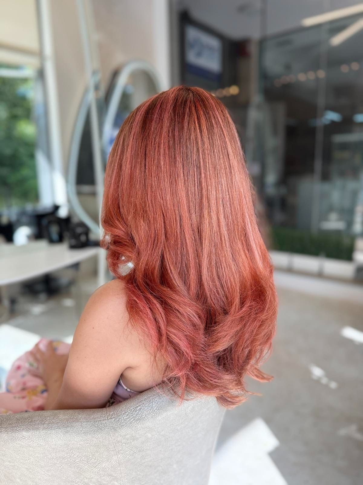 Coco dry bar and nail house софия, подстригване, боядисване, маникюр, фризьорство,официални прически, балеаж, колористика