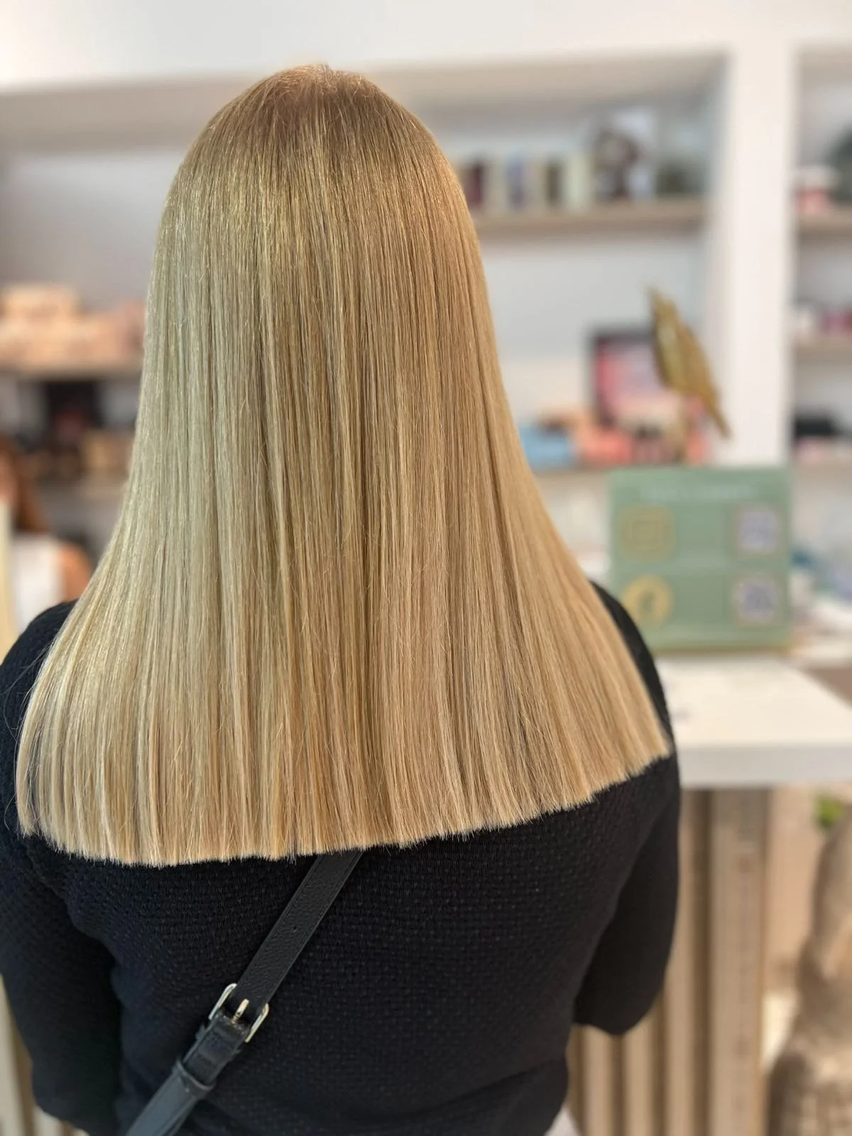 Coco dry bar and nail house софия, подстригване, боядисване, маникюр, фризьорство,официални прически, балеаж, колористика