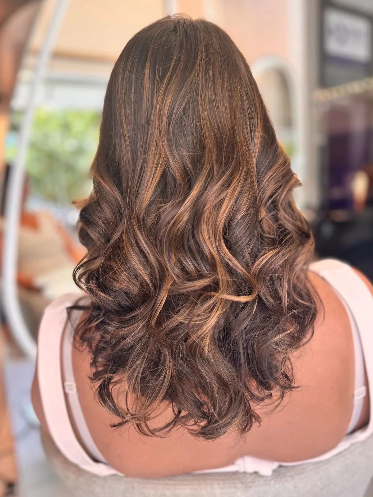 Coco dry bar and nail house софия, подстригване, боядисване, маникюр, фризьорство,официални прически, балеаж, колористика