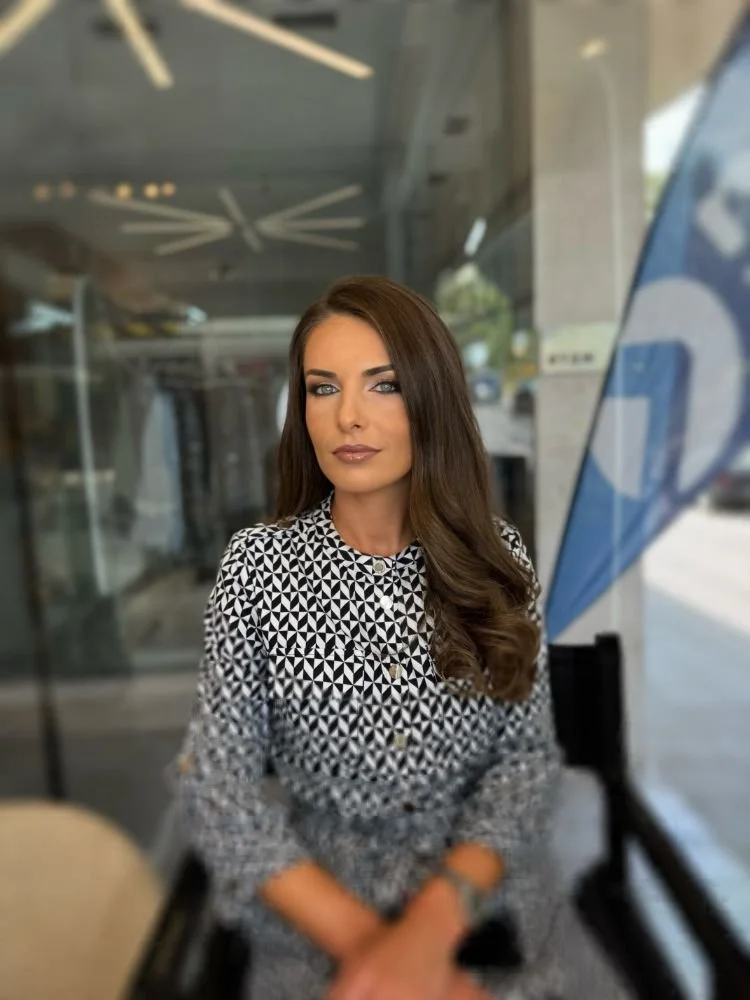 Coco dry bar and nail house софия, грим и официални прически