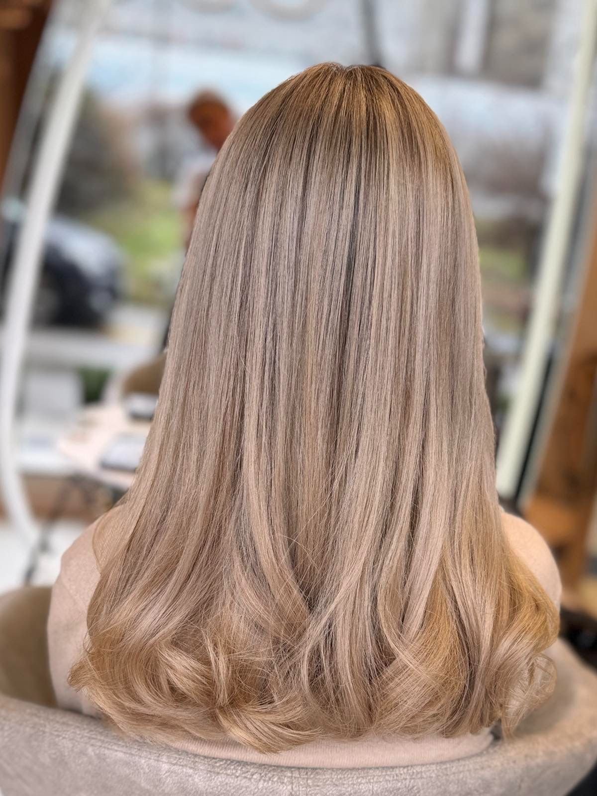 Coco dry bar and nail house софия, подстригване, боядисване, маникюр, фризьорство,официални прически, балеаж, колористика