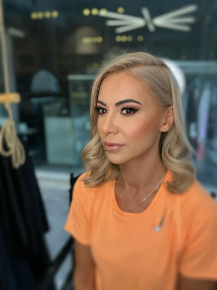 Coco dry bar and nail house софия, грим и официални прически