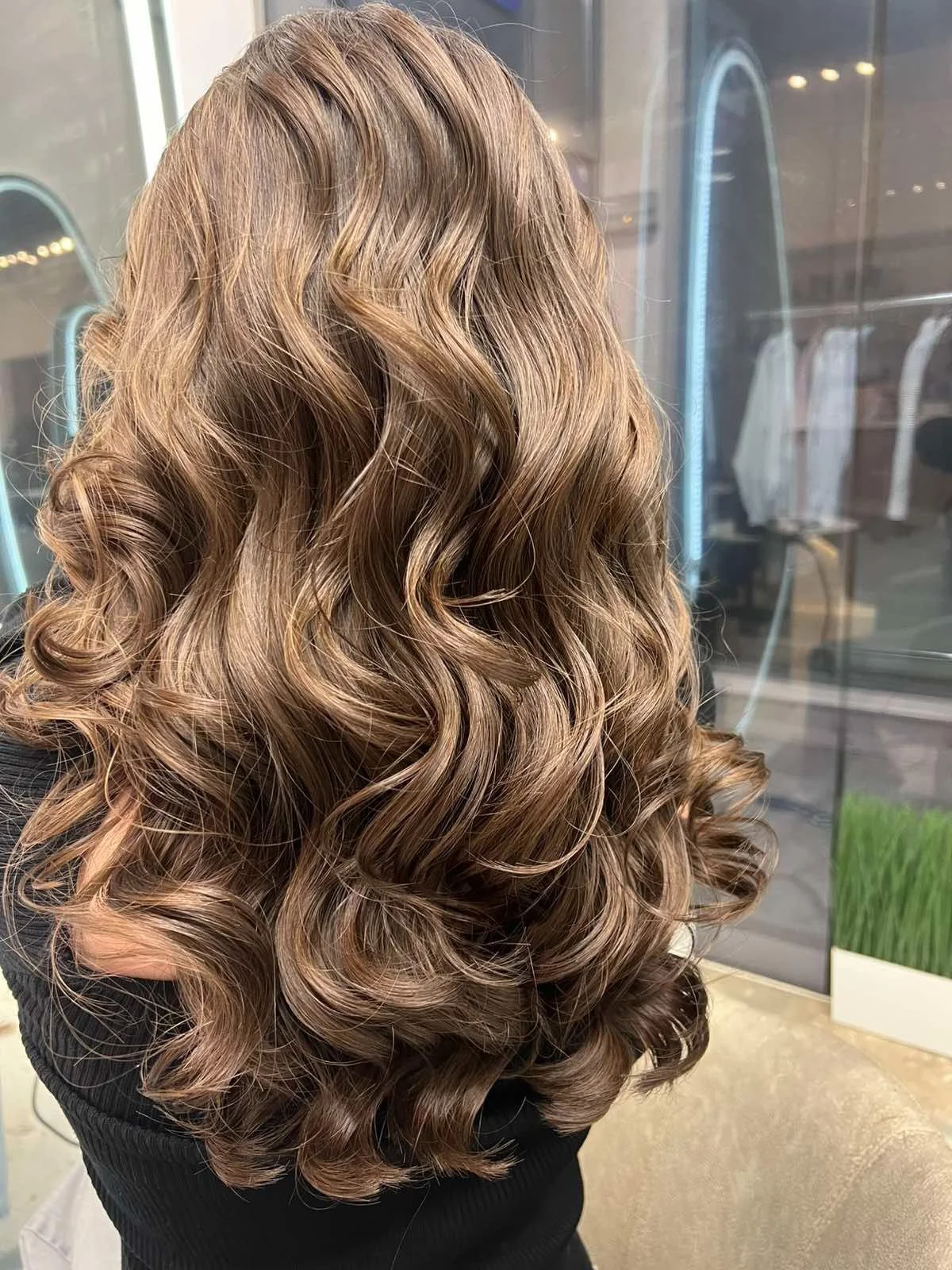 Coco dry bar and nail house софия, подстригване, боядисване, маникюр, фризьорство,официални прически, балеаж, колористика