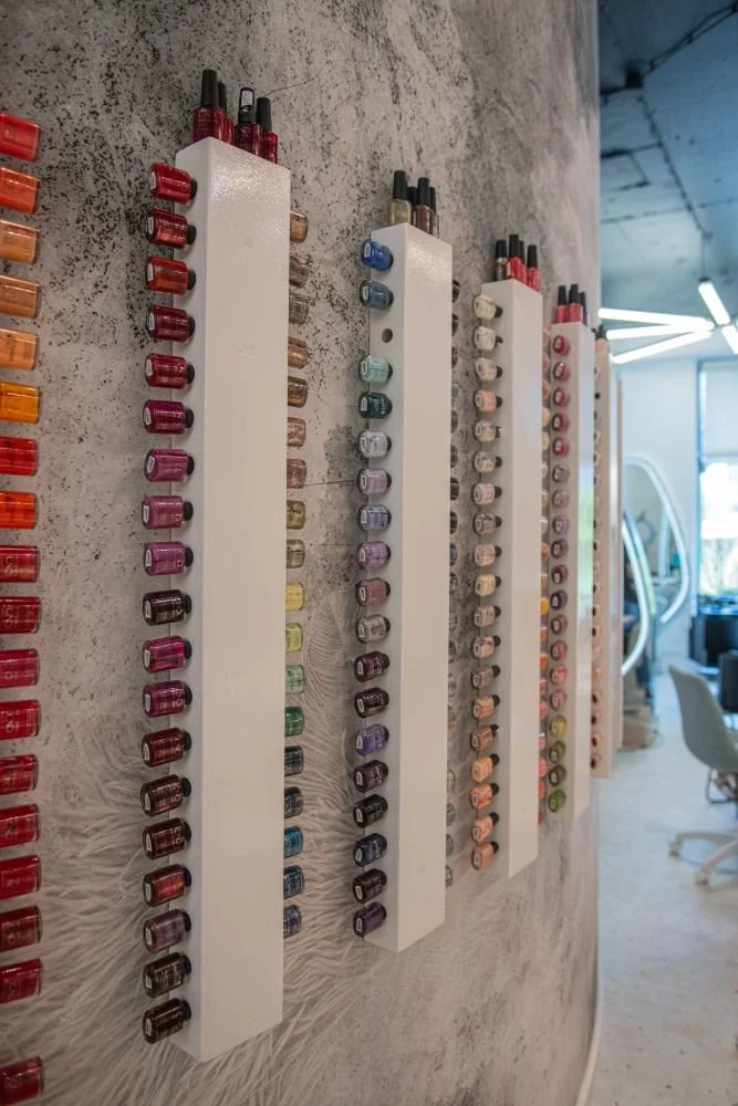 Coco dry bar and nail house софия, подстригване, боядисване, маникюр, фризьорство,официални прически, балеаж, колористика