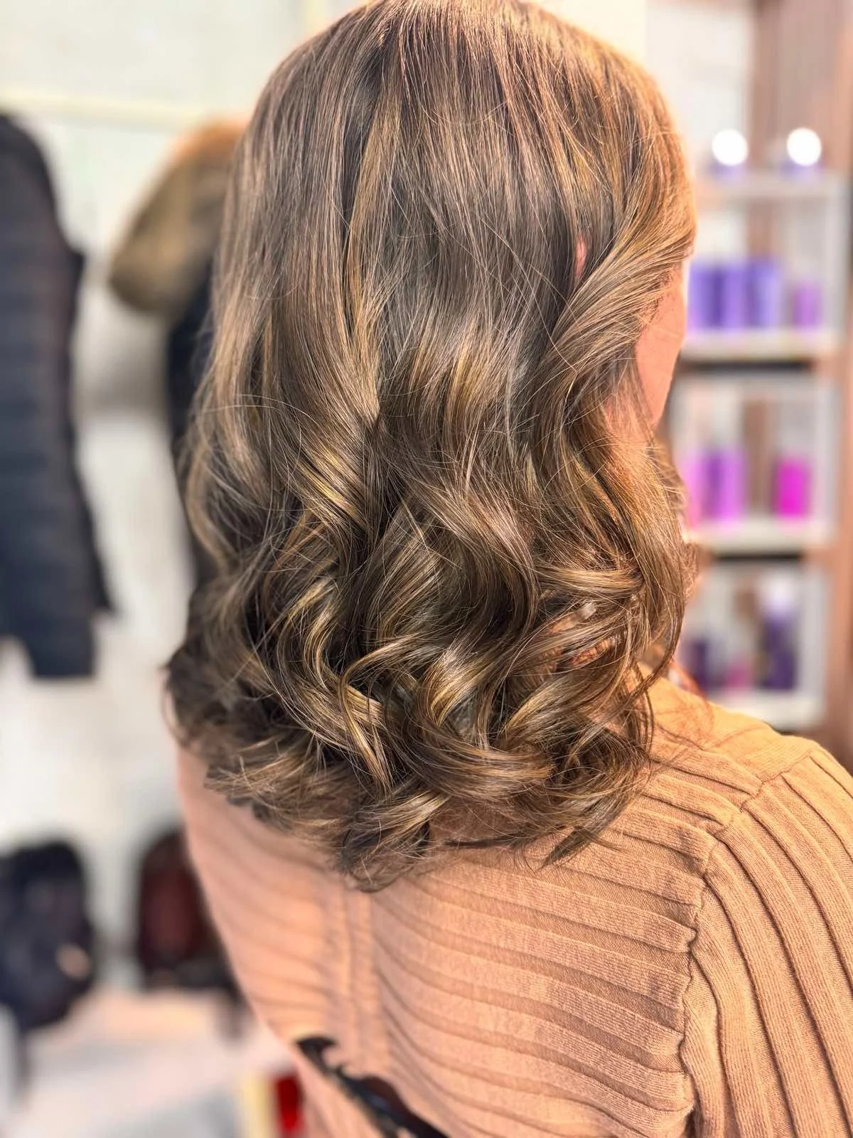 Coco dry bar and nail house софия, подстригване, боядисване, маникюр, фризьорство,официални прически, балеаж, колористика