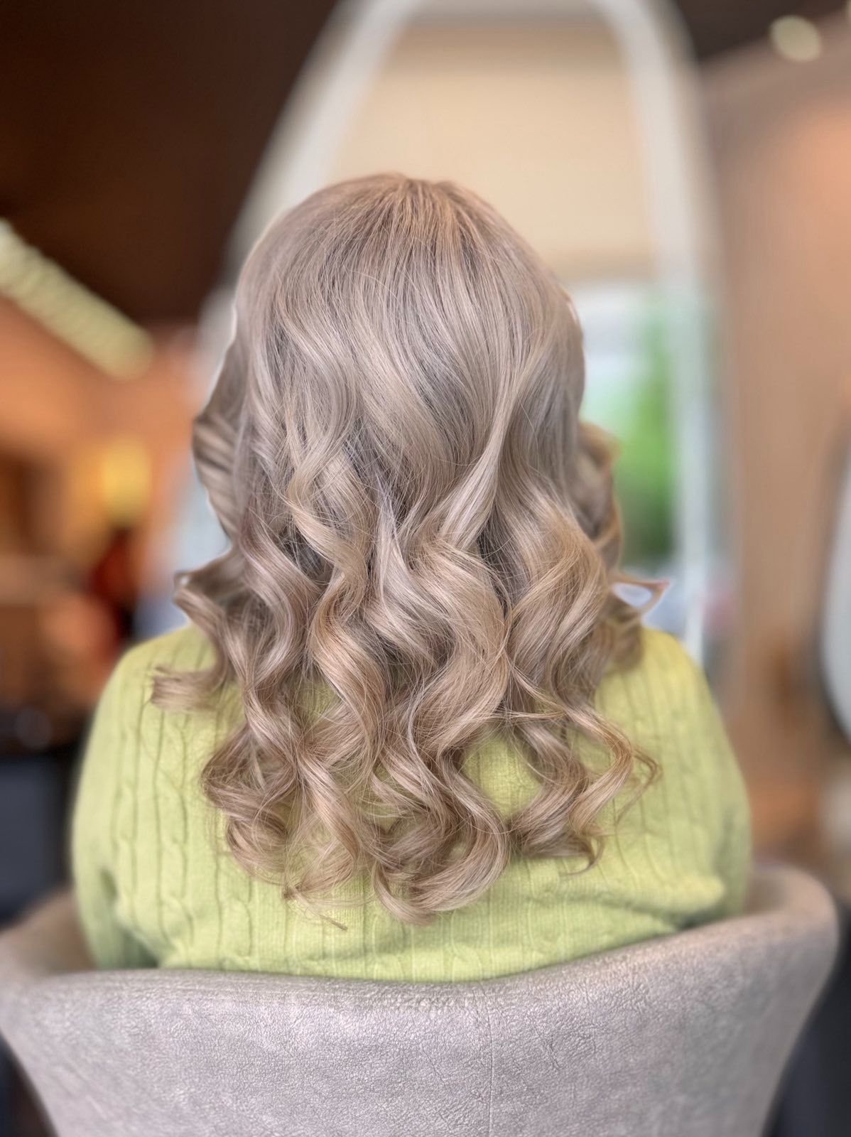 Coco dry bar and nail house софия, подстригване, боядисване, маникюр, фризьорство,официални прически, балеаж, колористика