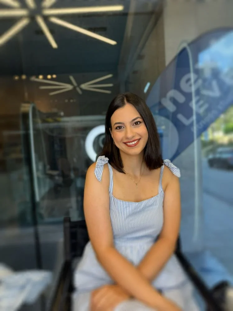 Coco dry bar and nail house софия, грим и официални прически