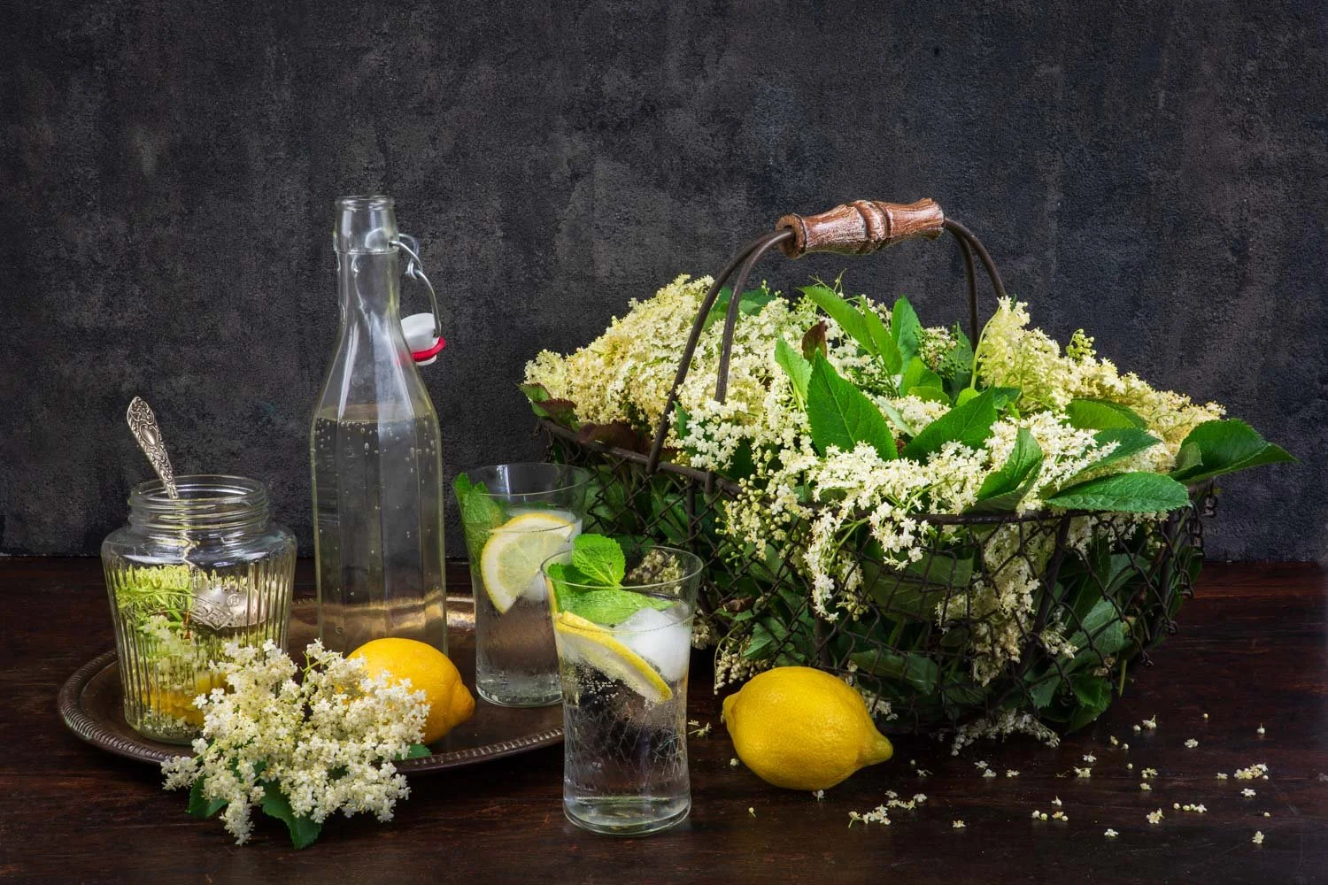Elderflowers and elderflower cordial