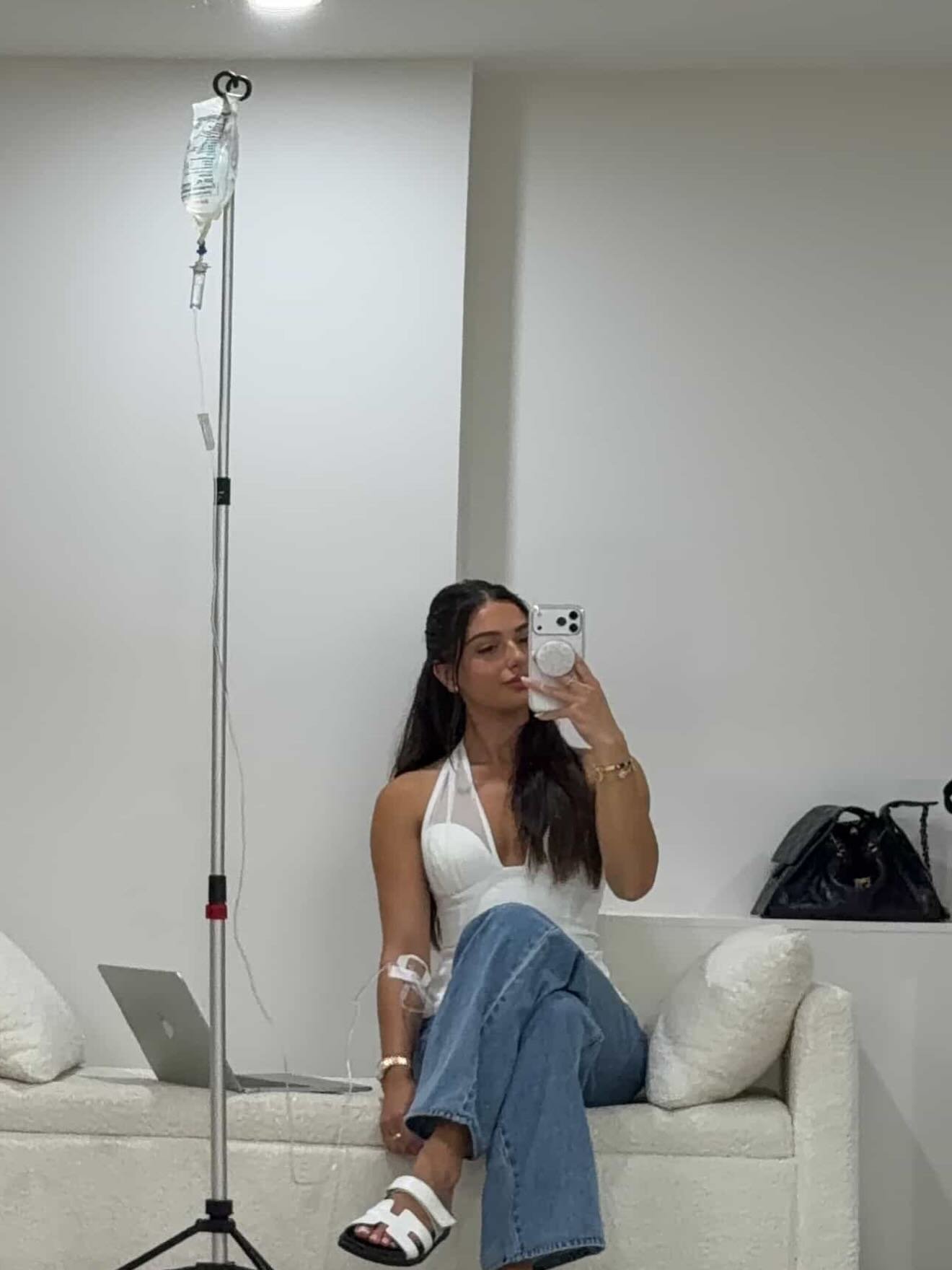 IV with @costeenhatzi 🩷

Having the signature Infusion 

Books yours today! 

#sydney #ivdripssydney #homeivdripssydney #ivdrips #wellnessjourney