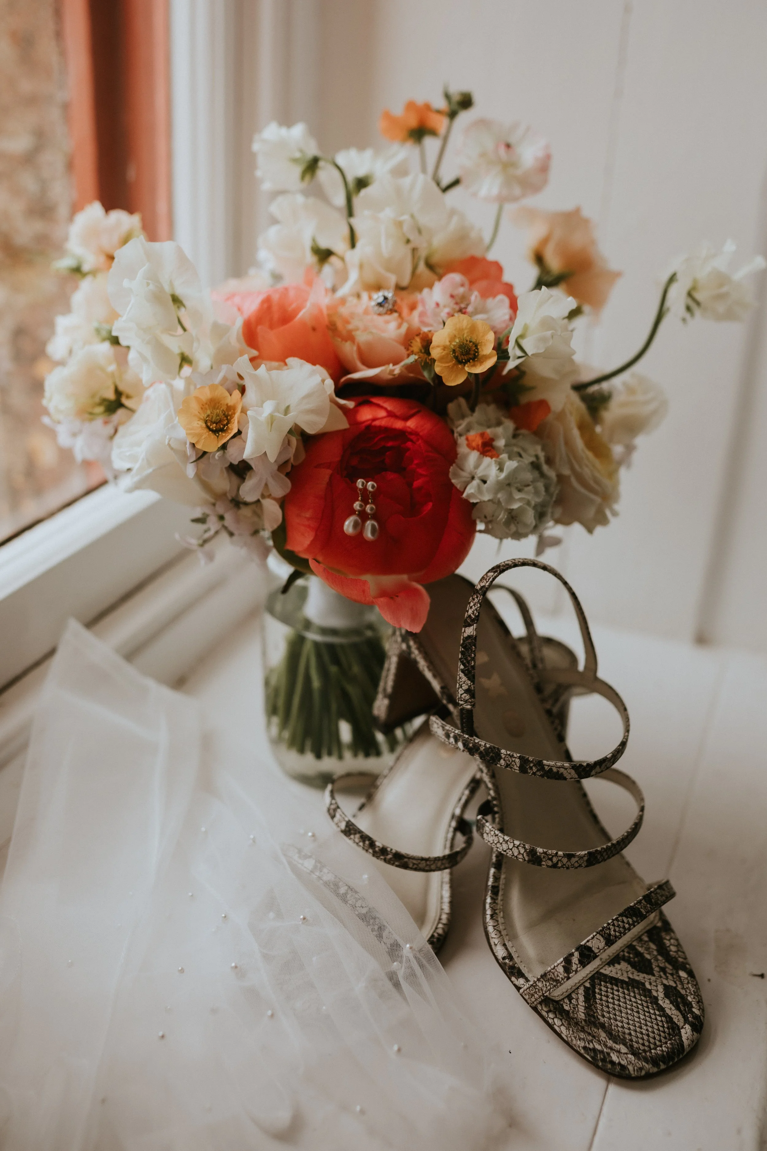 Maddie&Kingsley_HuntshamCourt_dorsetweddingphotographer_lauradeanphotography-18 (1).jpg