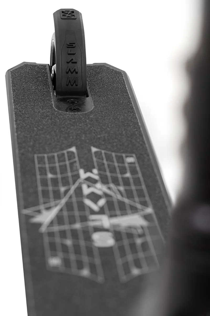 SL2100 Slamm Scooters Classic Black Detail 1.jpg