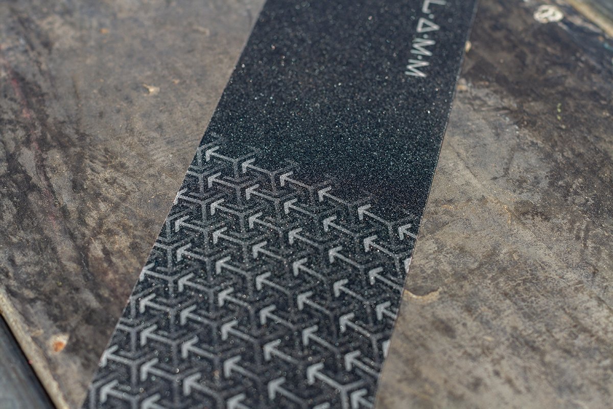 SL588 Slamm Grip Tape Arrow PROMO 01.jpg