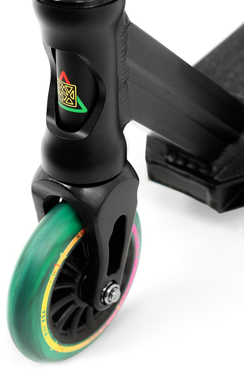 SL2350 Slamm Scooters Mischief Pro Scooter Black Detail 2.jpg