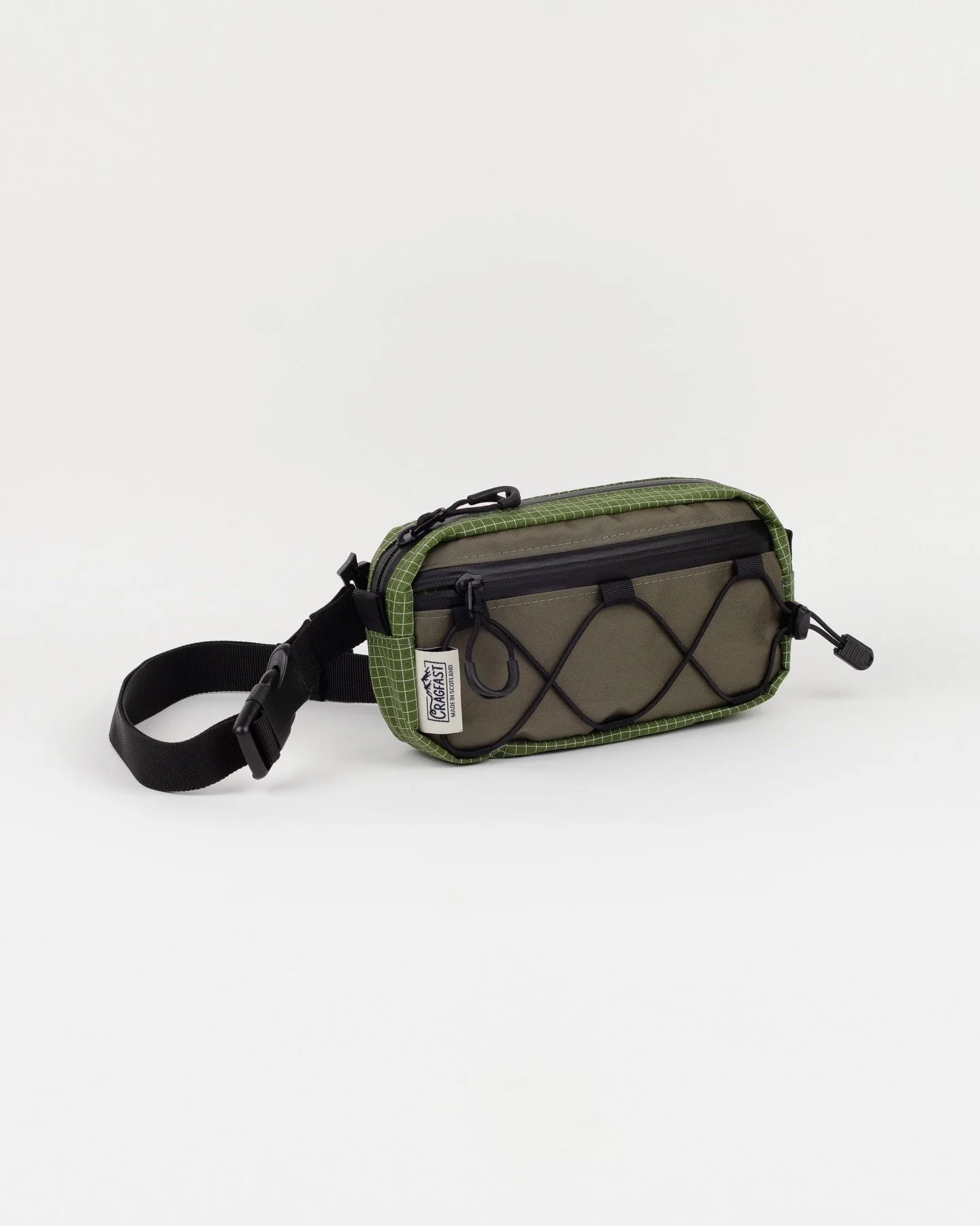 Hip pack / sling

ECOPAK EPX200 / UHMWPE Gridstop

Removable strap
Front pocket
Internal divider &amp; key clip

#cragfastgear #madeinscotland #customslingbag #ecopak