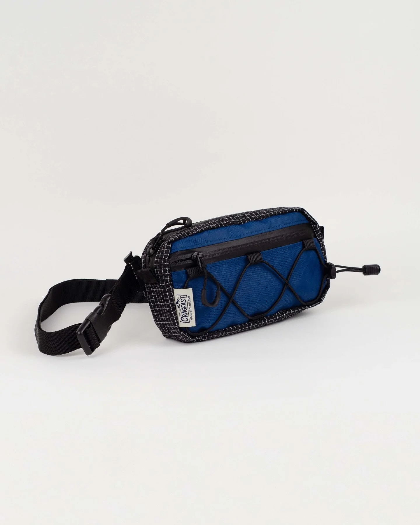 Hip pack / sling

ECOPAK EPX200 / UHMWPE Gridstop

Removable strap
Front pocket
Internal divider &amp; key clip

#cragfastgear #madeinscotland #customslingbag #ecopak