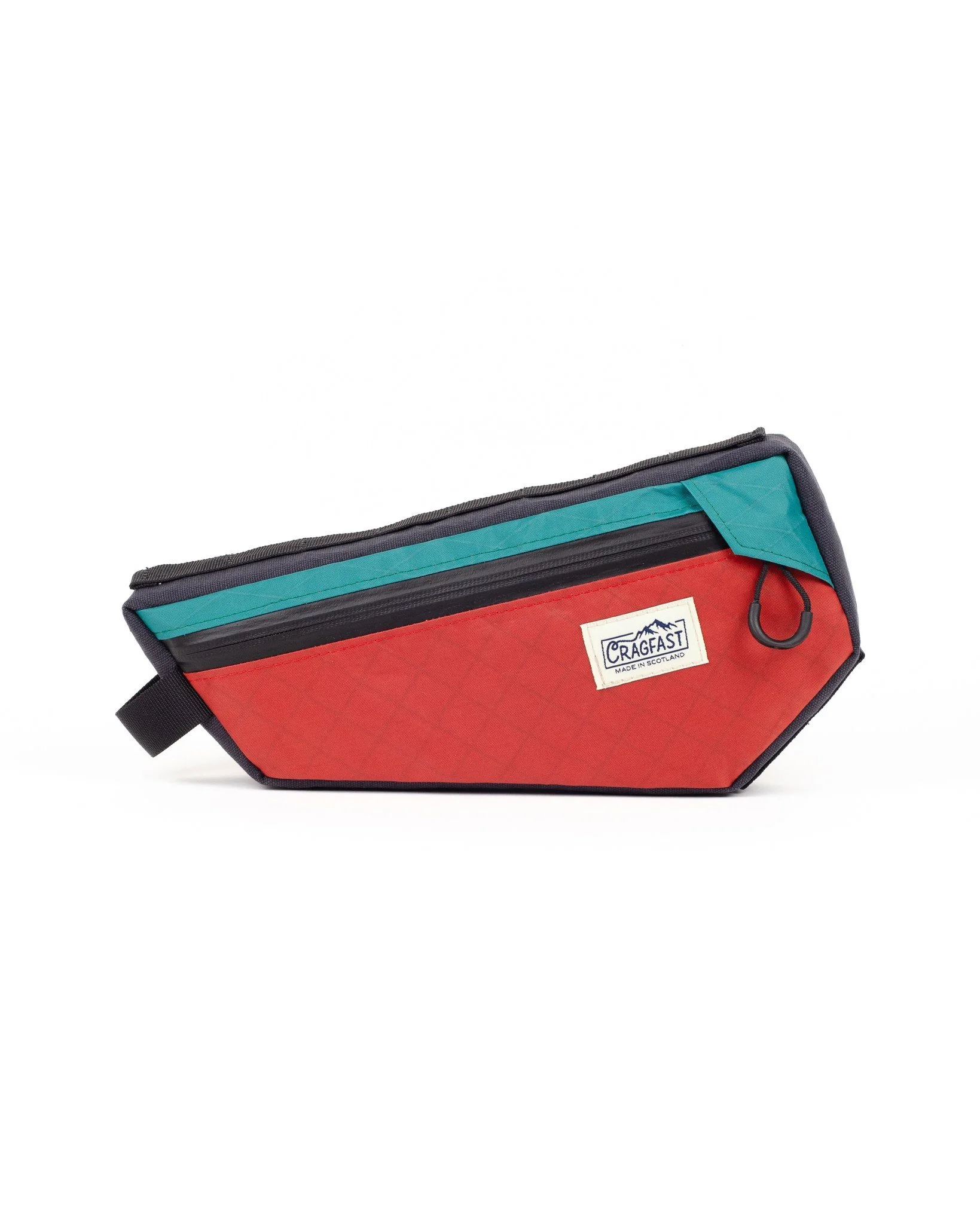 Custom quarter frame bag:

ECOPAK EPX200 / X-Pac VX21 &amp; X11
Red / Cadmium Green / Black

Removable straps
Non-drive side internal pocket
YKK Aquaguard zips

#cragfastgear #madeinscotland #custombikebags #bikepackingscotland