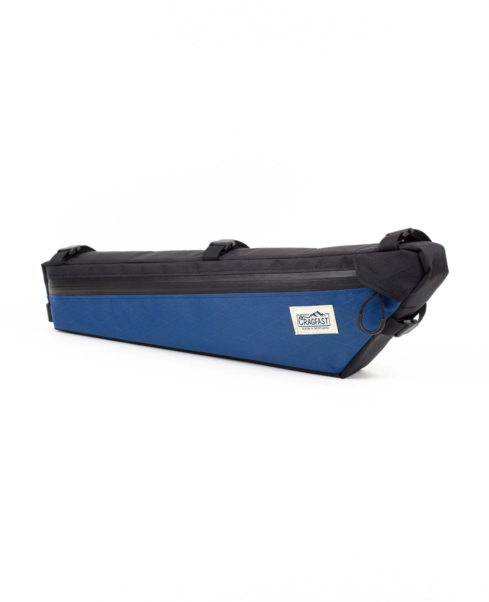 Custom half frame bag:

X-Pac VX21 / 210D Nylon
Dark blue / black / orange

Fixed straps
YKK Aquaguard zips
Non-drive side internal pocket

#cragfastgear #madeinscotland #custombikebags #bikepackingscotland #xpac