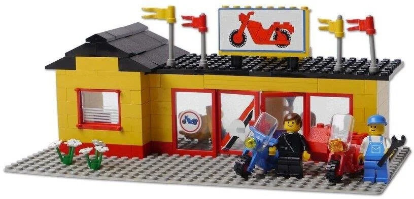 BRIX 0011 
Motorcycle Shop
Ages: 6+
Pcs: 171 
Build: 30 - 60 Mins