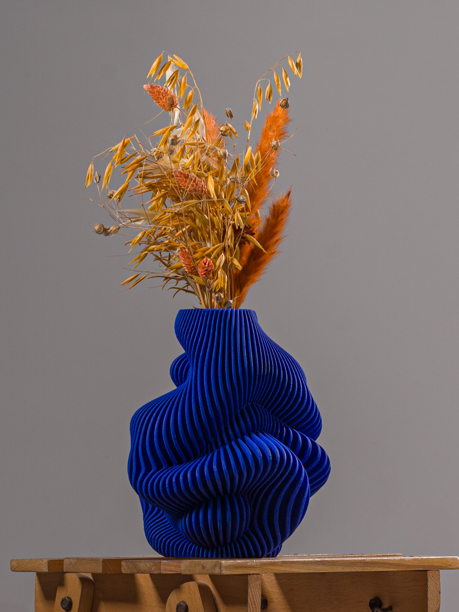 Klein_Blue_Vase_1.png