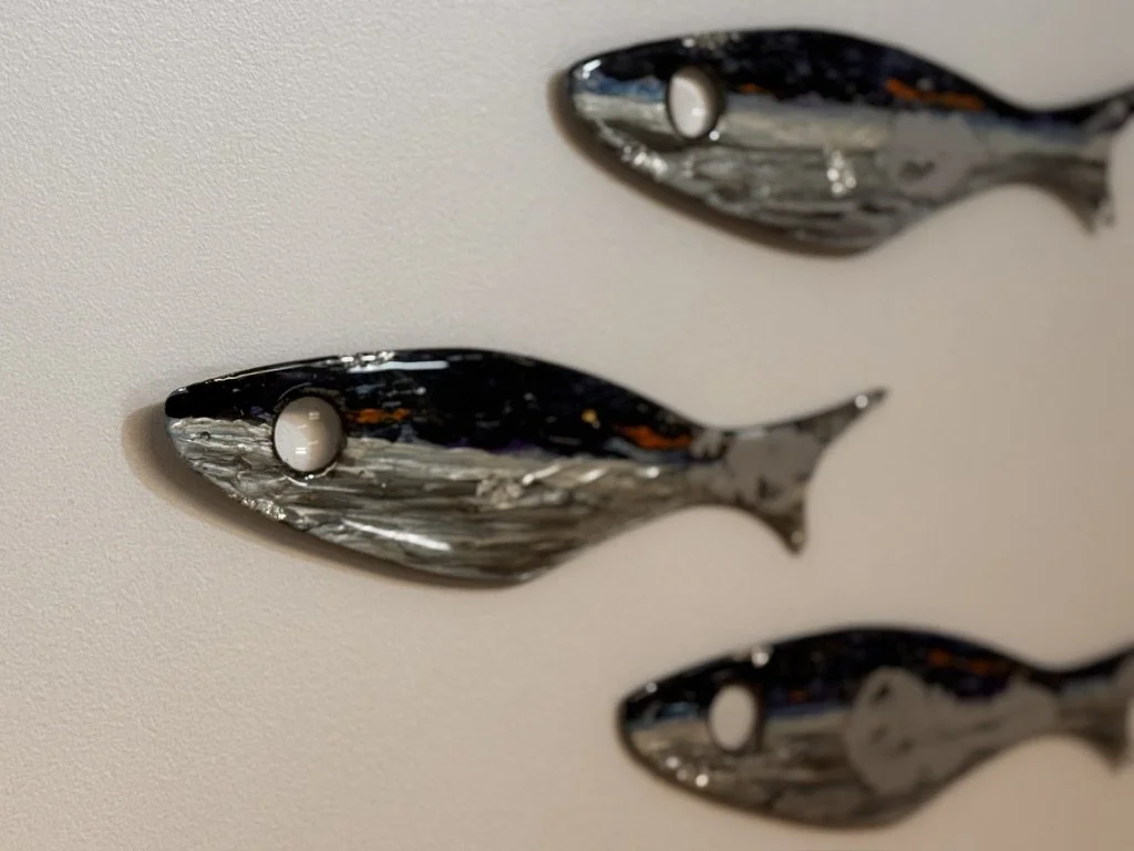 Ensemble de trois poissons moyens (28 cm x 9 cm chacun - Collection privée)