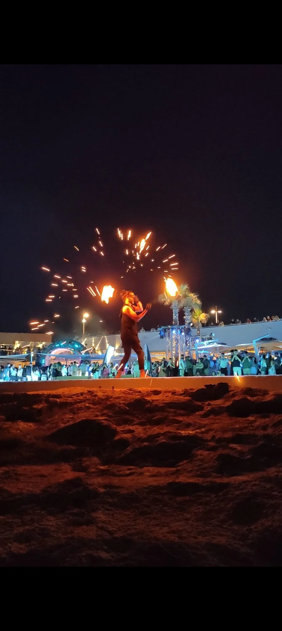 fire-show-cafe-del-mar-sparks