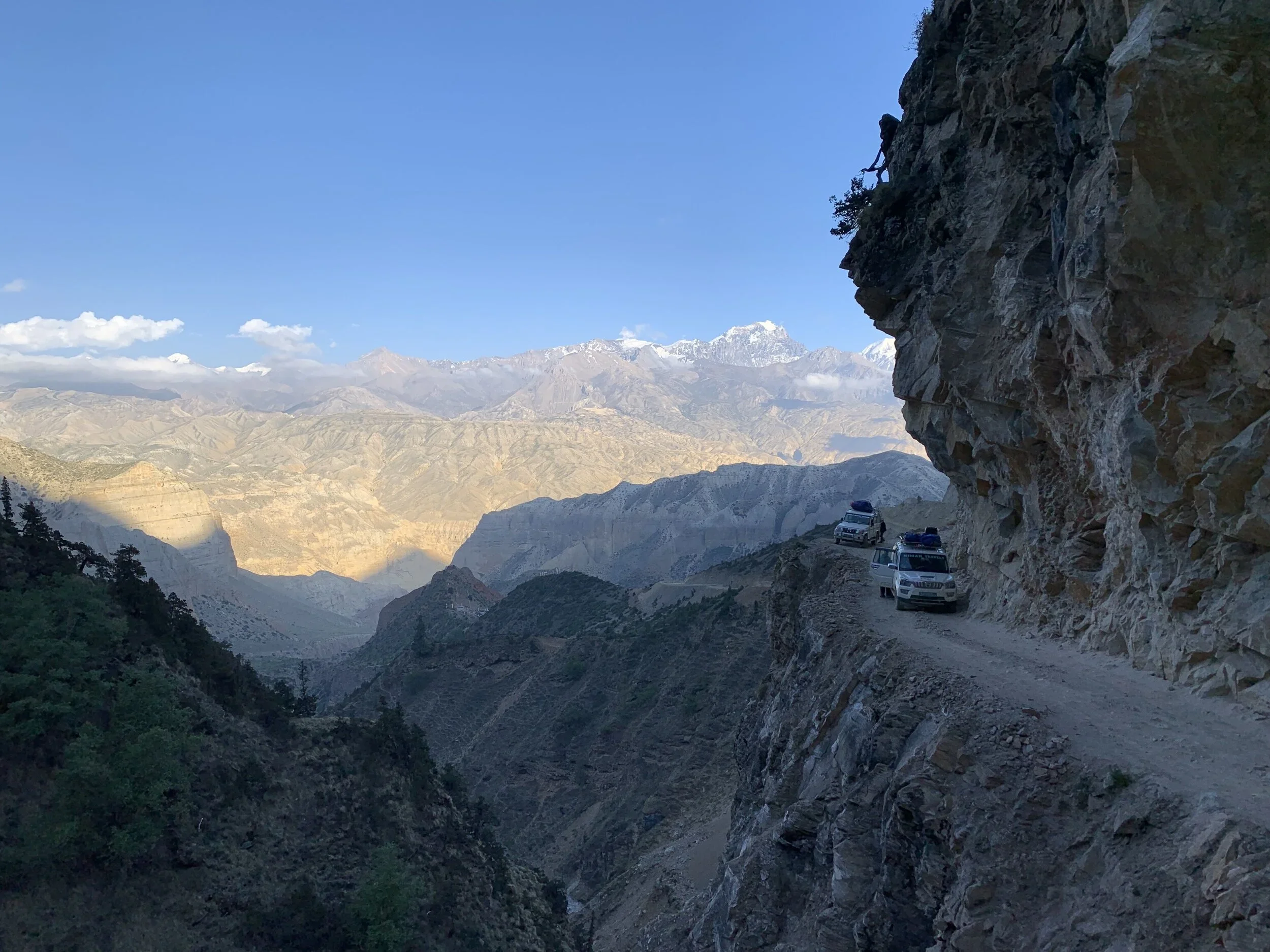 Part of the road from Jomsom to Lo Manthang.