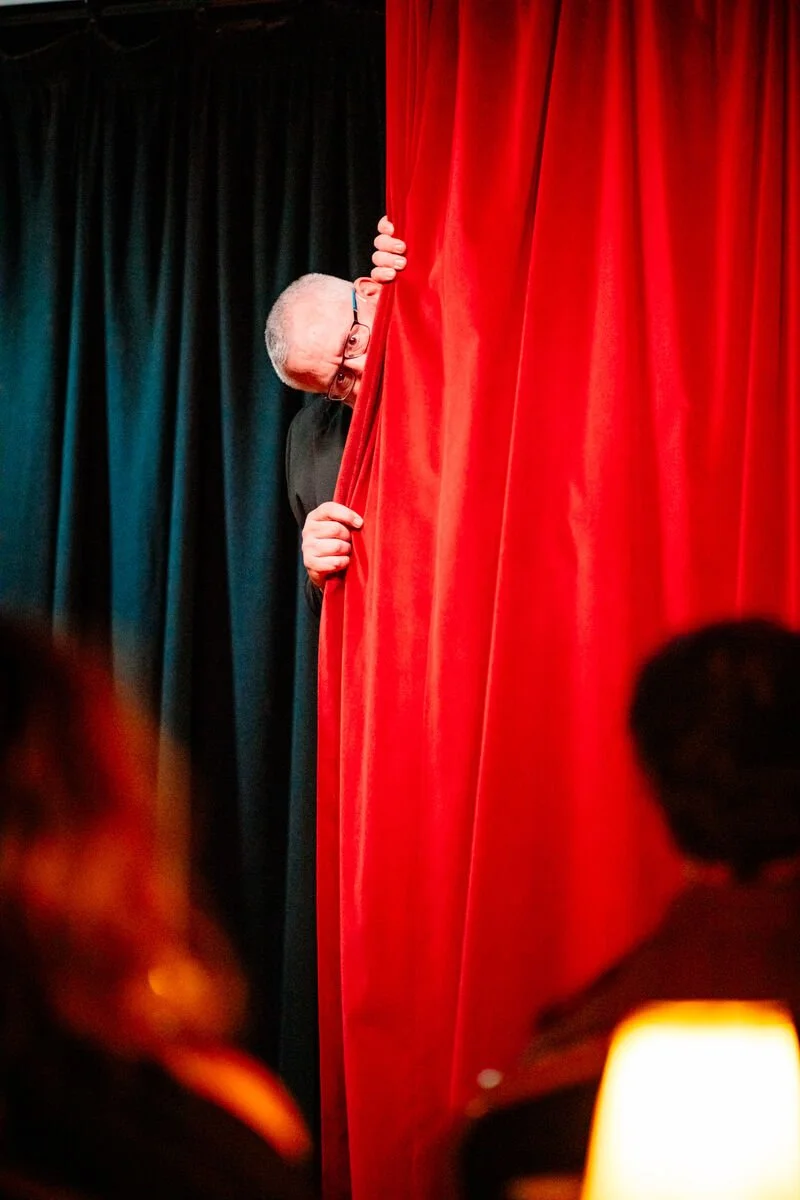 Richard - Peeking .jpg