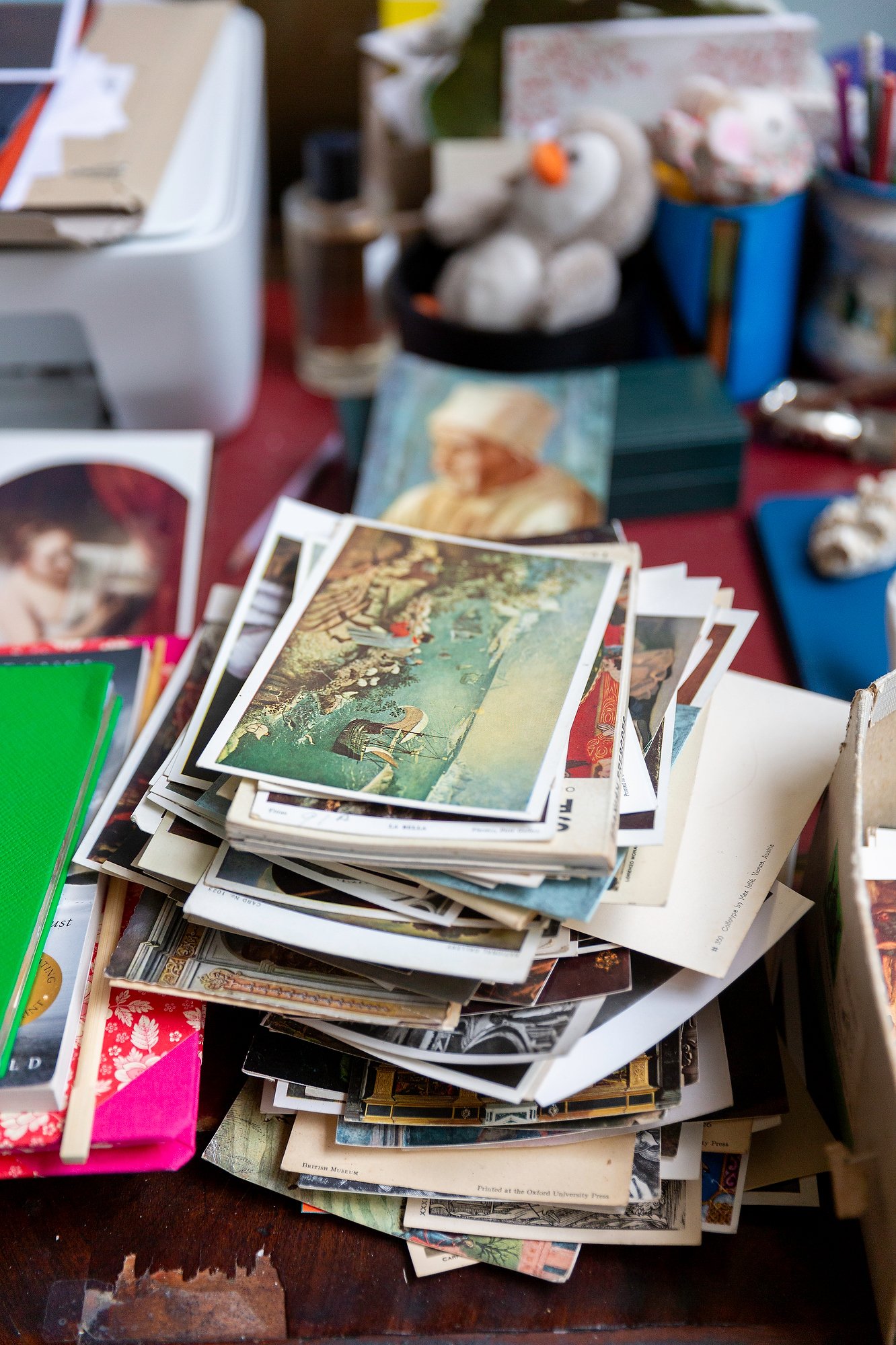 Art and Artist photography by London Photographer. Detailed, reportage, Portrait Photography. Artist Portrait. Art in situ, gallery Photographer. Editorial. Website, Storytelling, social media, content, PR, Press, Marketing, Painting, sculptures, fin