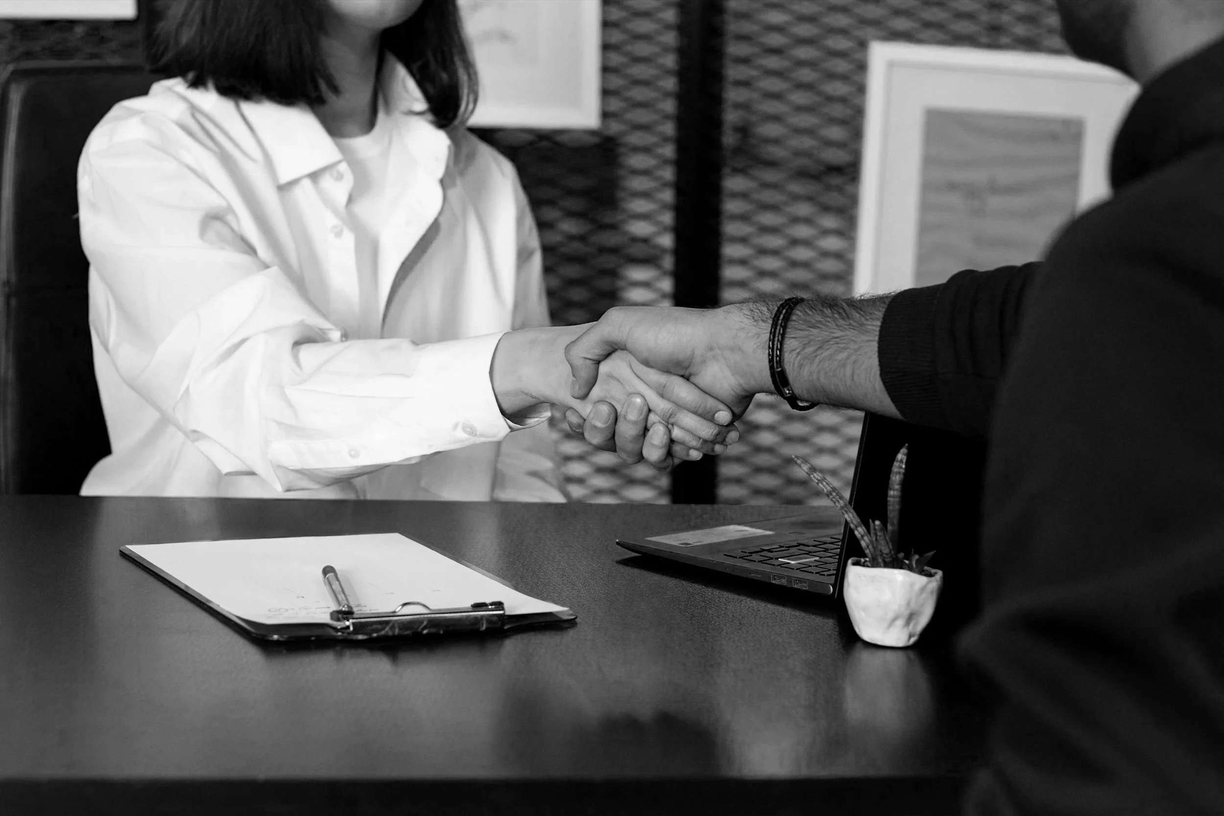 Diritto contrattuale servizio di Tiziana Zuppi Avvocato