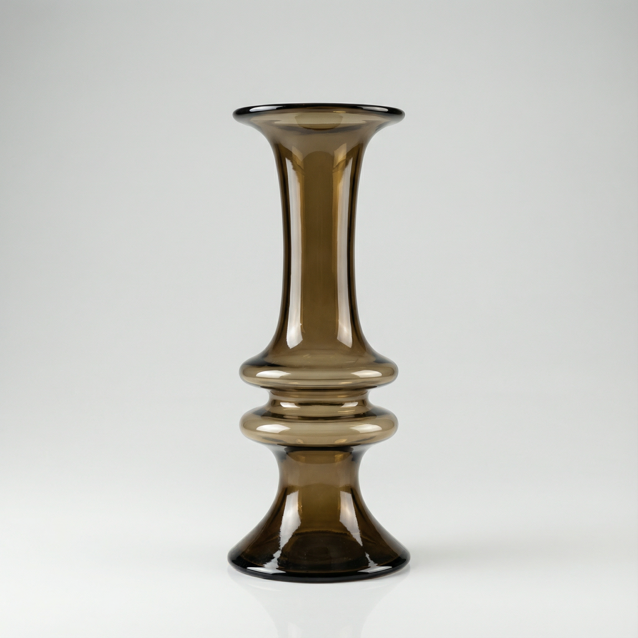 Vase with beautiful curves by Per Lütken.