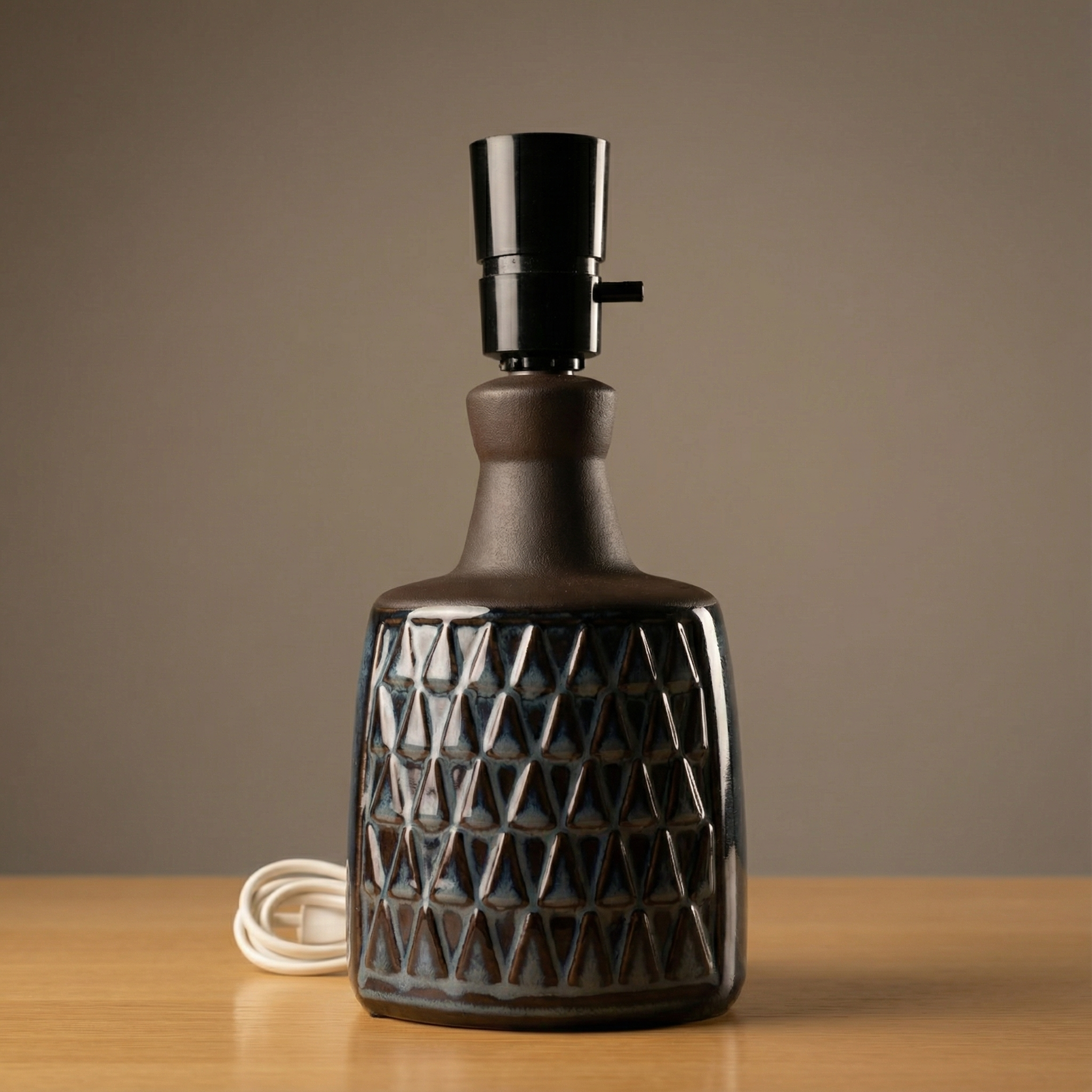 Simple and stylish table lamp from Søholm. Denmark.