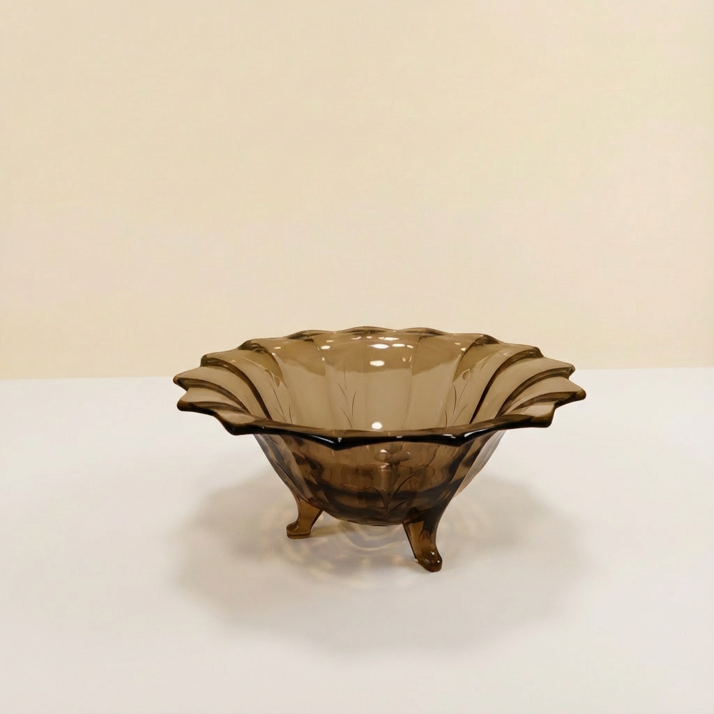 Decorative bowl from Hadeland Glassworks. Norway.