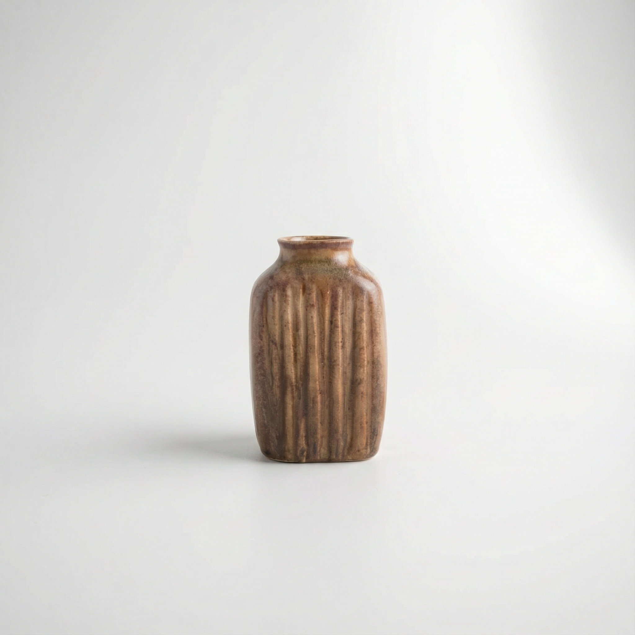 Modest yet striking miniature vase. Rørstrand, Sweden.