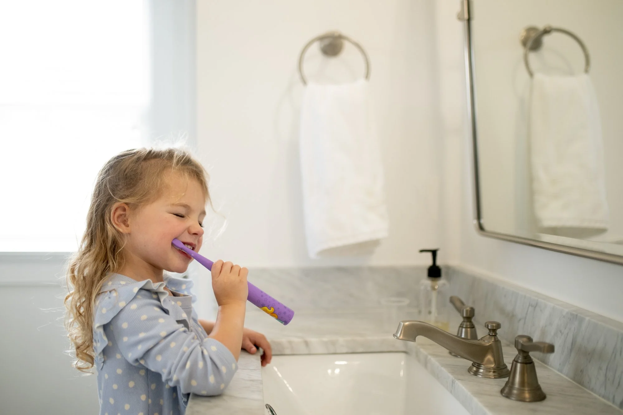 2022_S4L_RaisingResilienceFallPhotoshoot_26_Huffaker_Toddler_ToothBrushing_3877-Edit.jpg